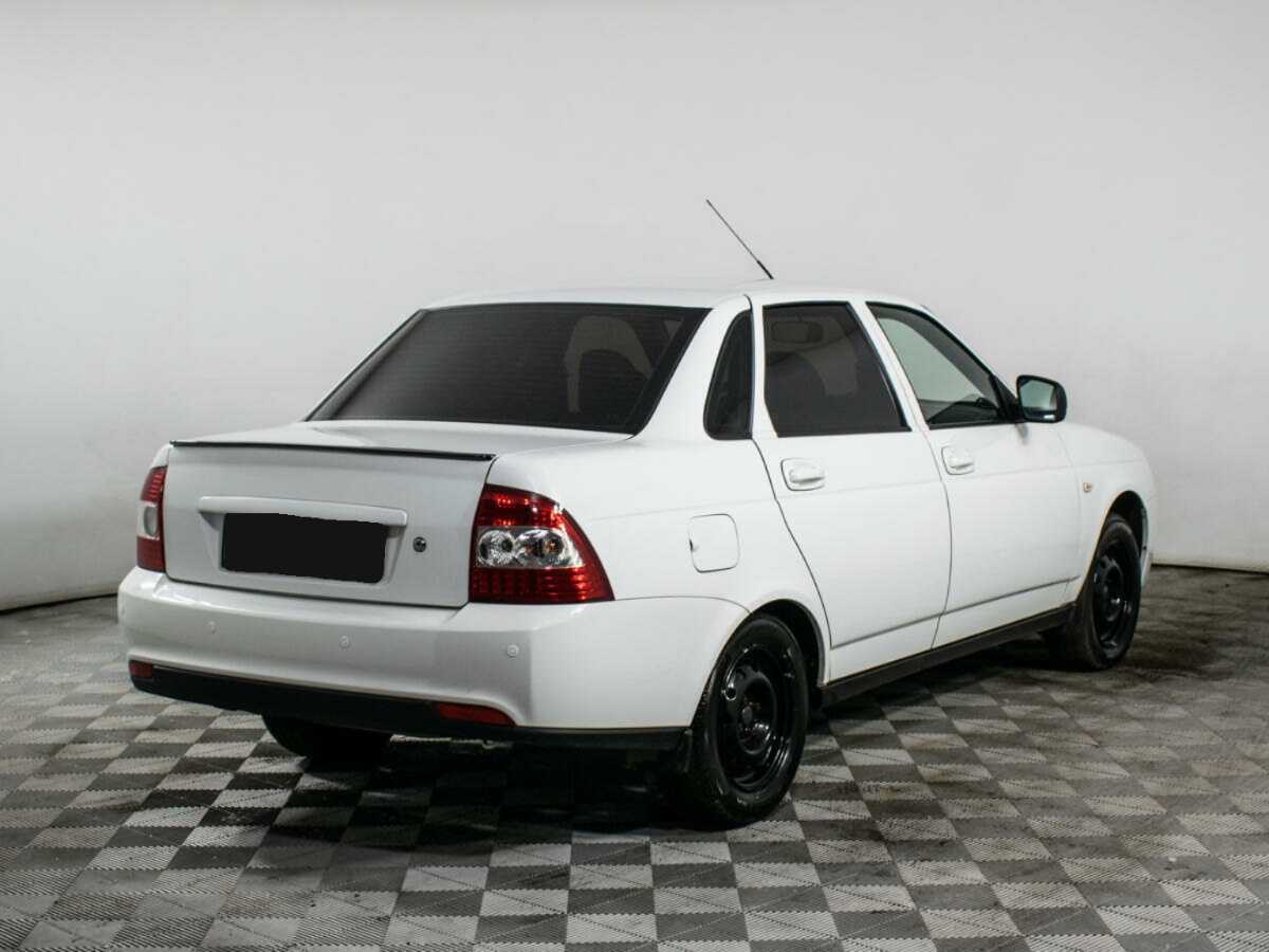 Lada (ВАЗ) Priora с пробегом — 2017 год. Фото: #3