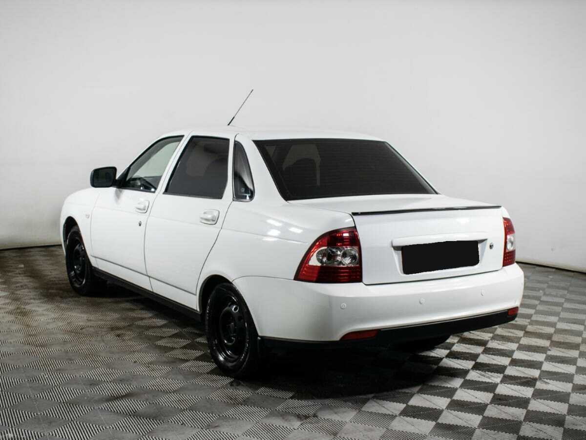 Lada (ВАЗ) Priora с пробегом — 2017 год. Фото: #5