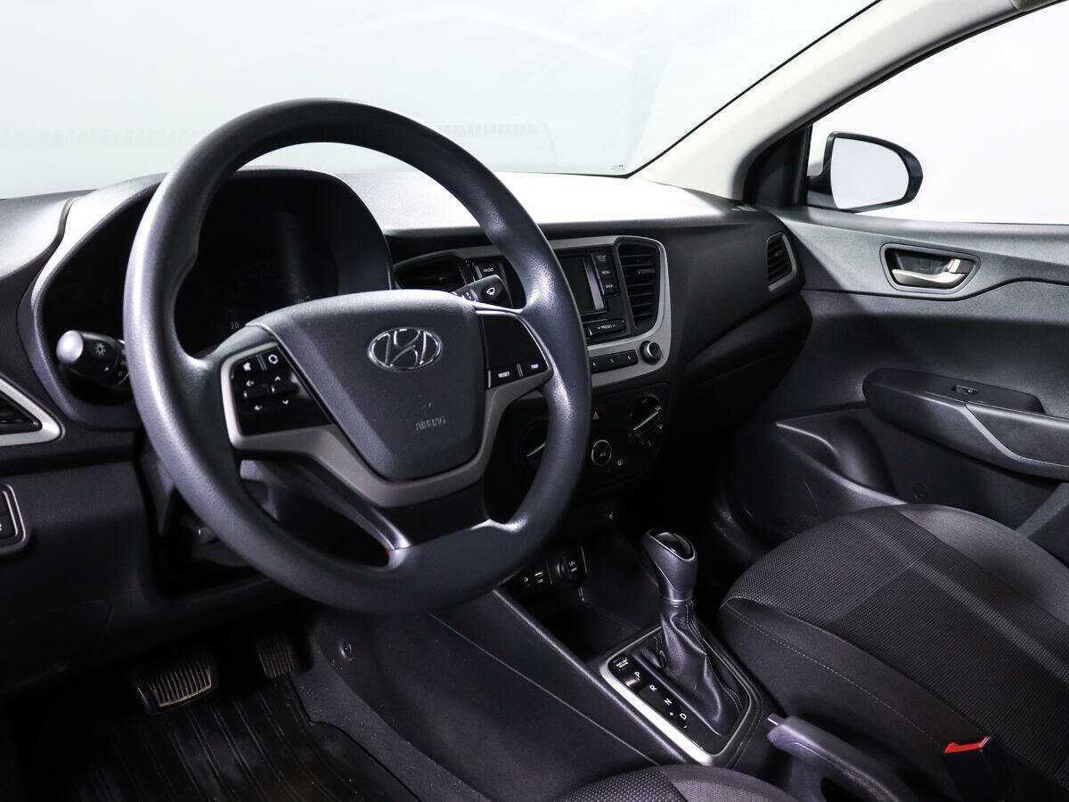 Hyundai Solaris с пробегом — 2017 год. Фото: #11