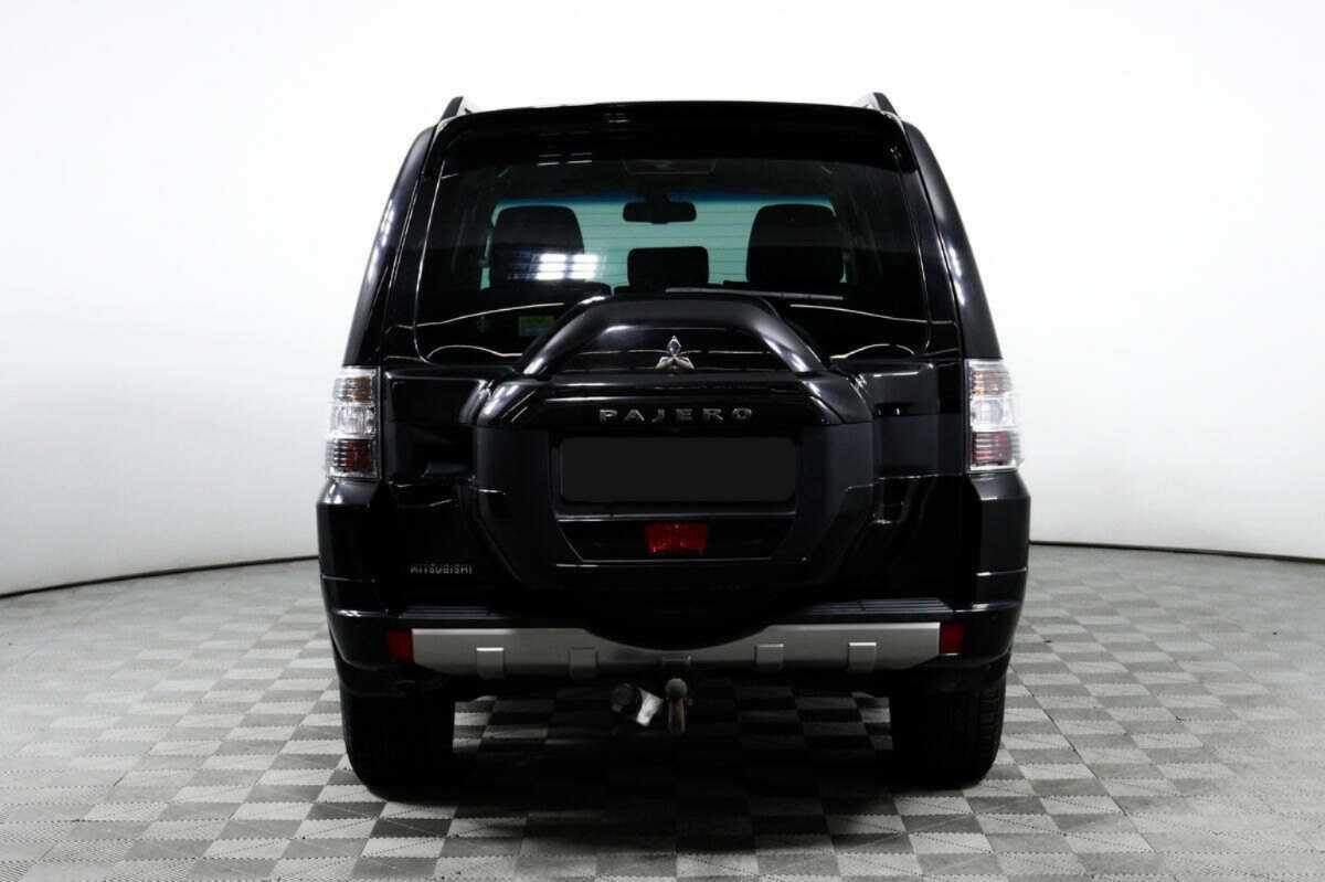 Mitsubishi Pajero с пробегом — 2018 год. Фото: #5