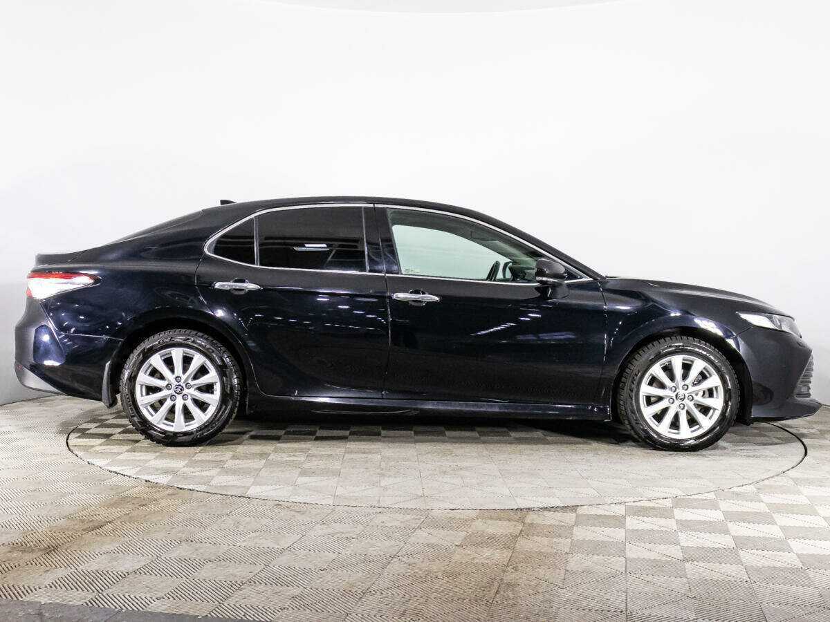 Toyota Camry с пробегом — 2021 год. Фото: #3