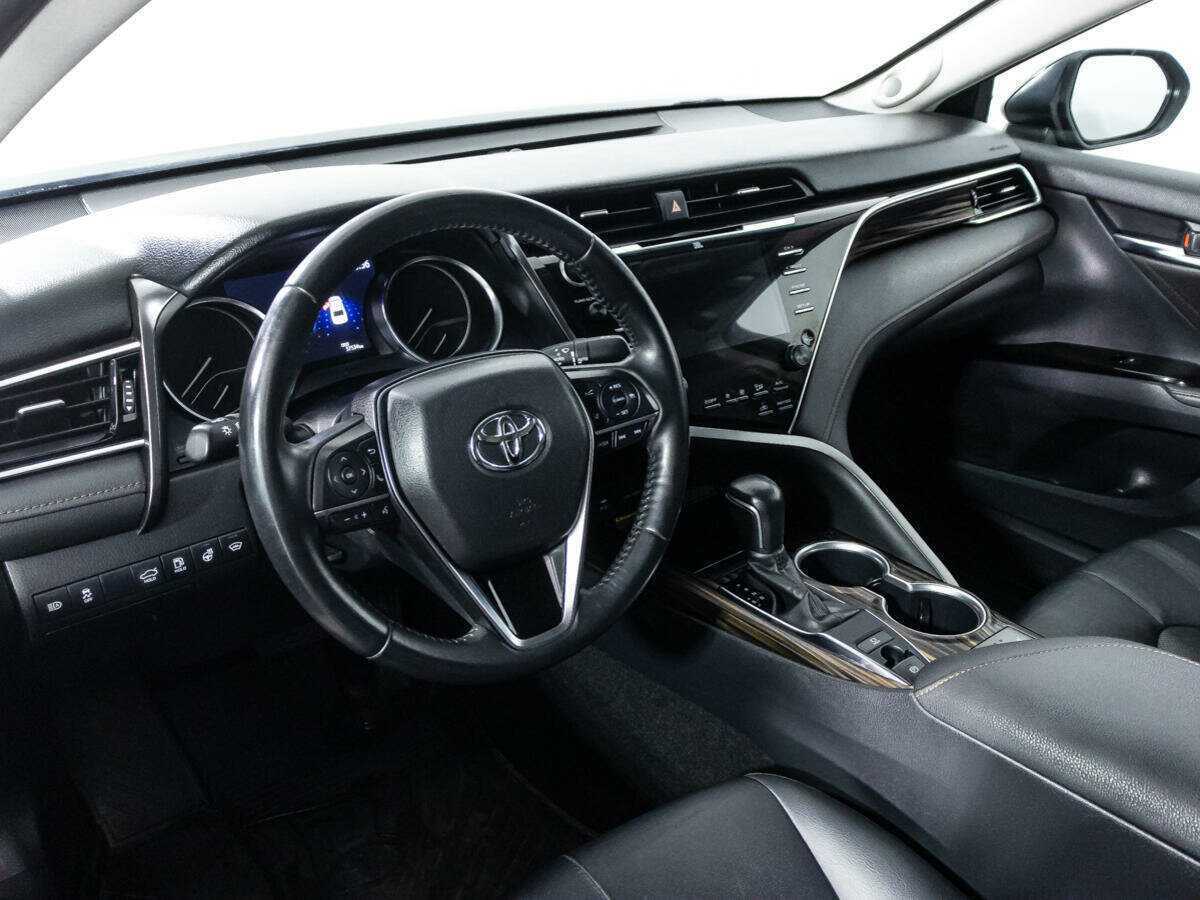 Toyota Camry с пробегом — 2020 год. Фото: #10