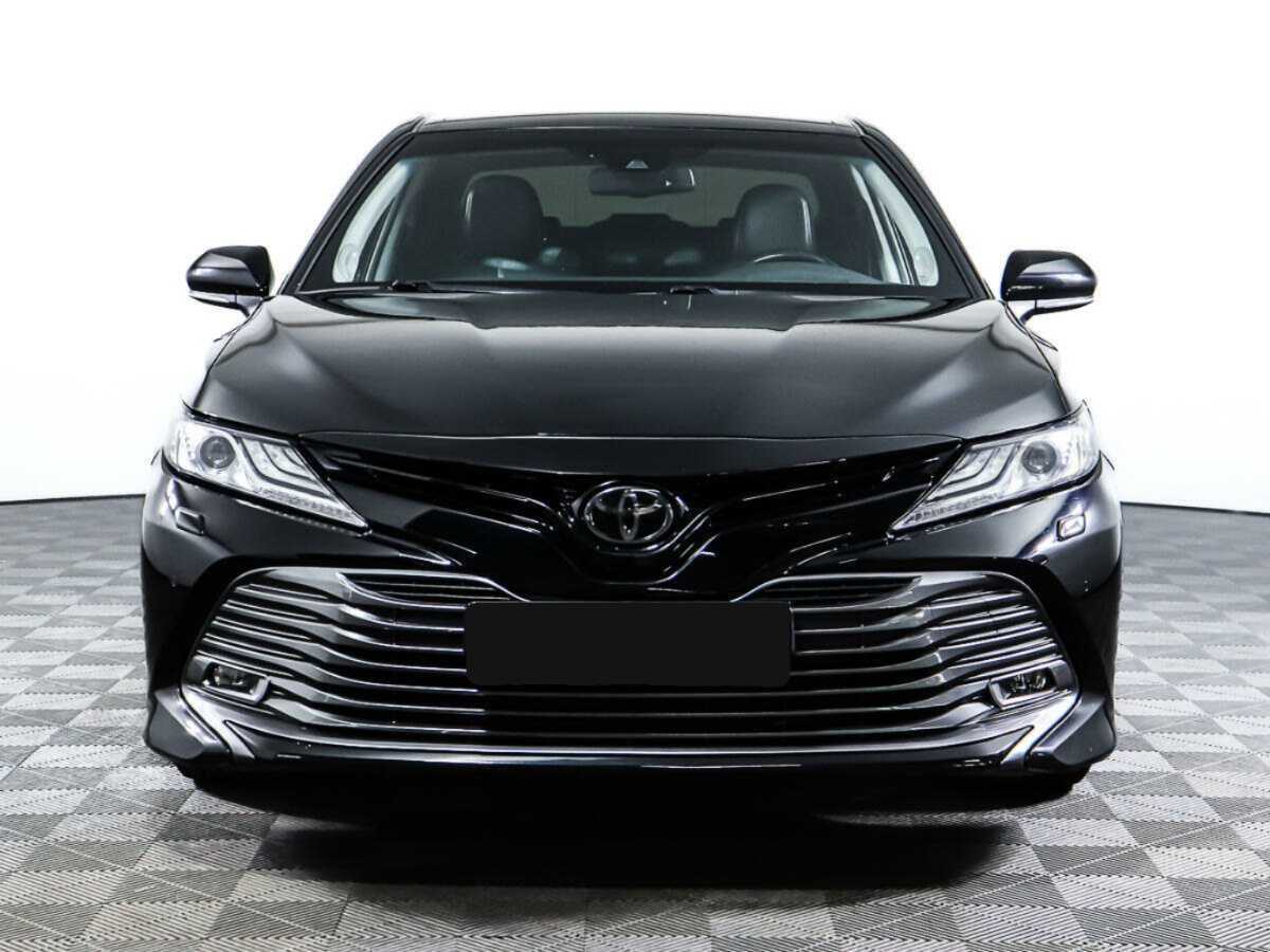 Toyota Camry с пробегом — 2020 год. Фото: #1