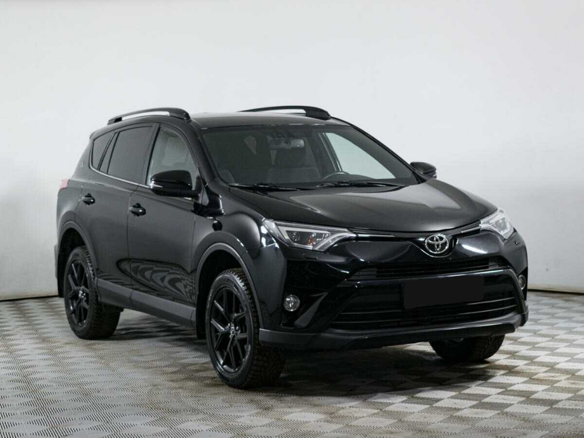 Toyota RAV4 с пробегом — 2018 год. Фото: #2