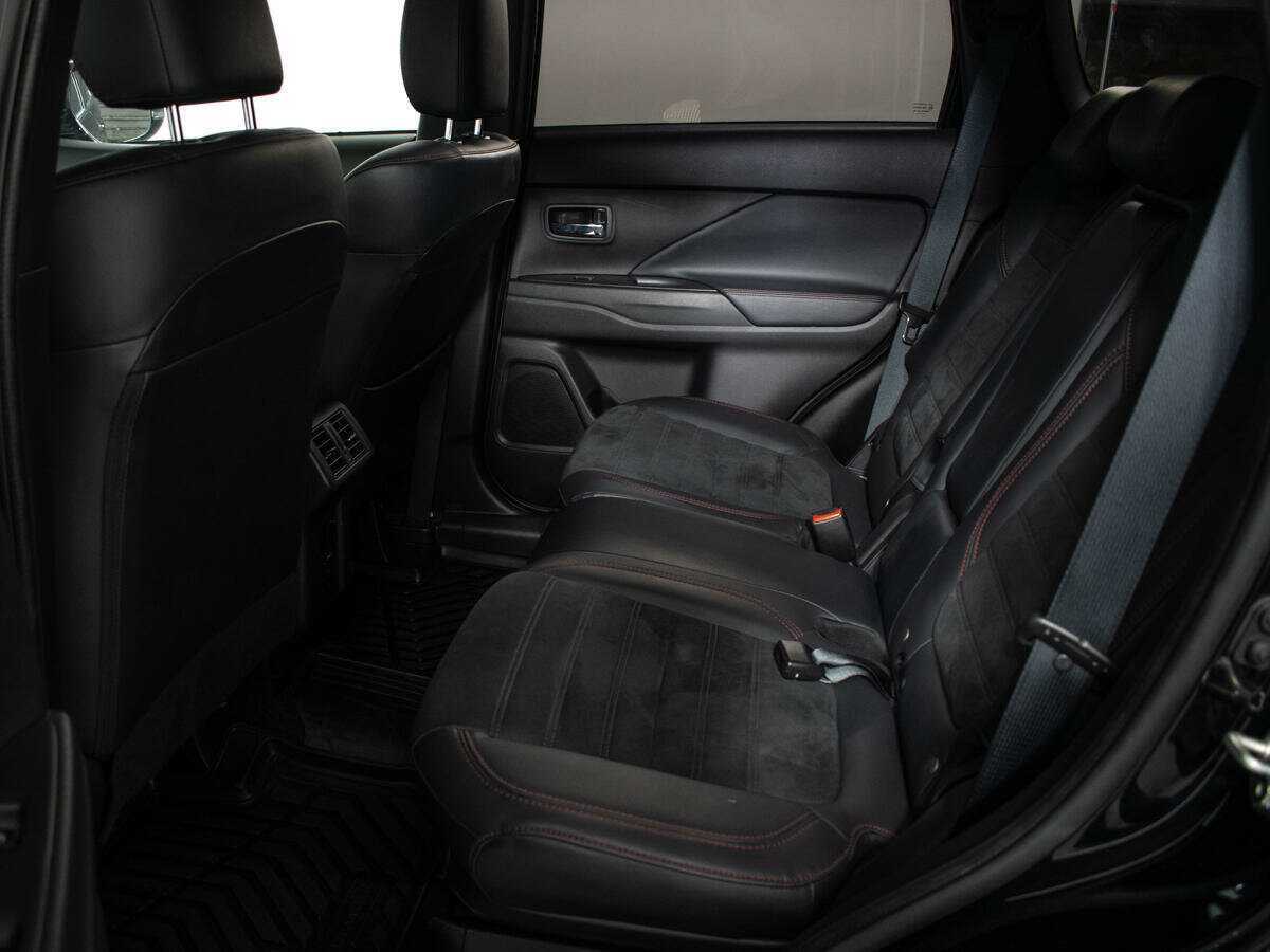 Mitsubishi Outlander с пробегом — 2021 год. Фото: #7