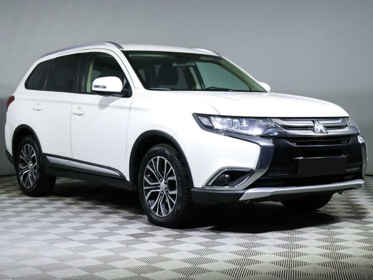 Mitsubishi Outlander с пробегом — 2018 год. Фото: #2