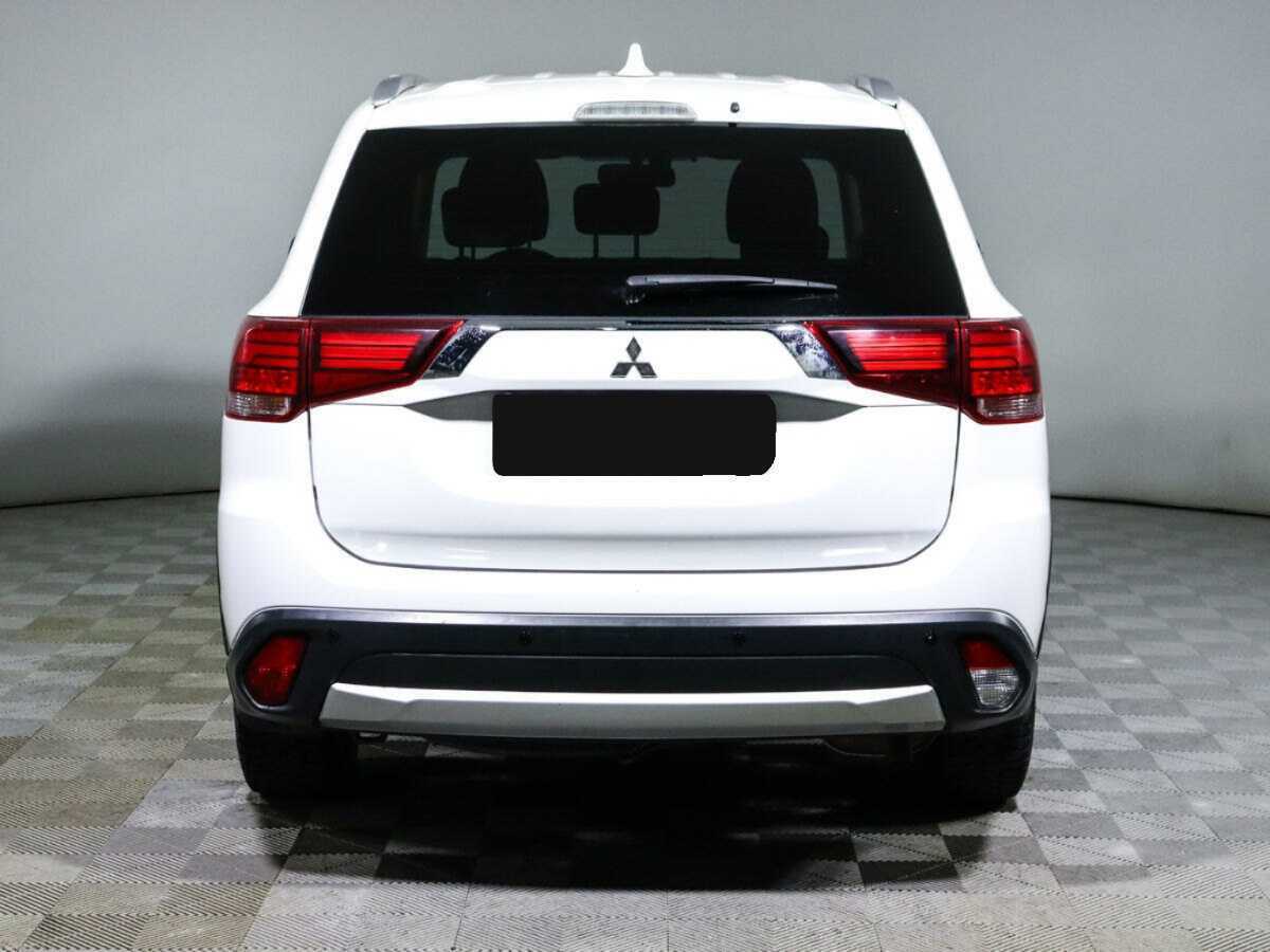 Mitsubishi Outlander с пробегом — 2018 год. Фото: #4