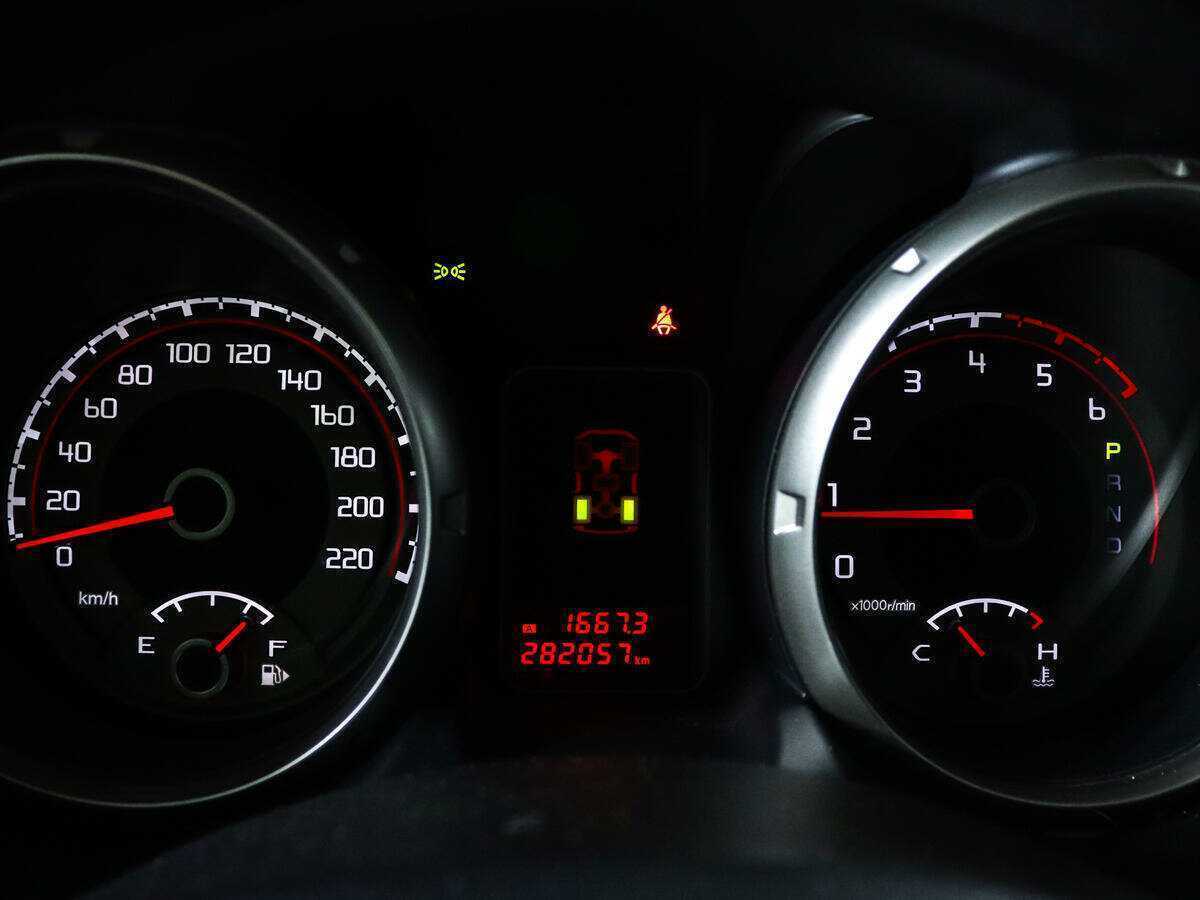 Mitsubishi Pajero с пробегом — 2014 год. Фото: #8