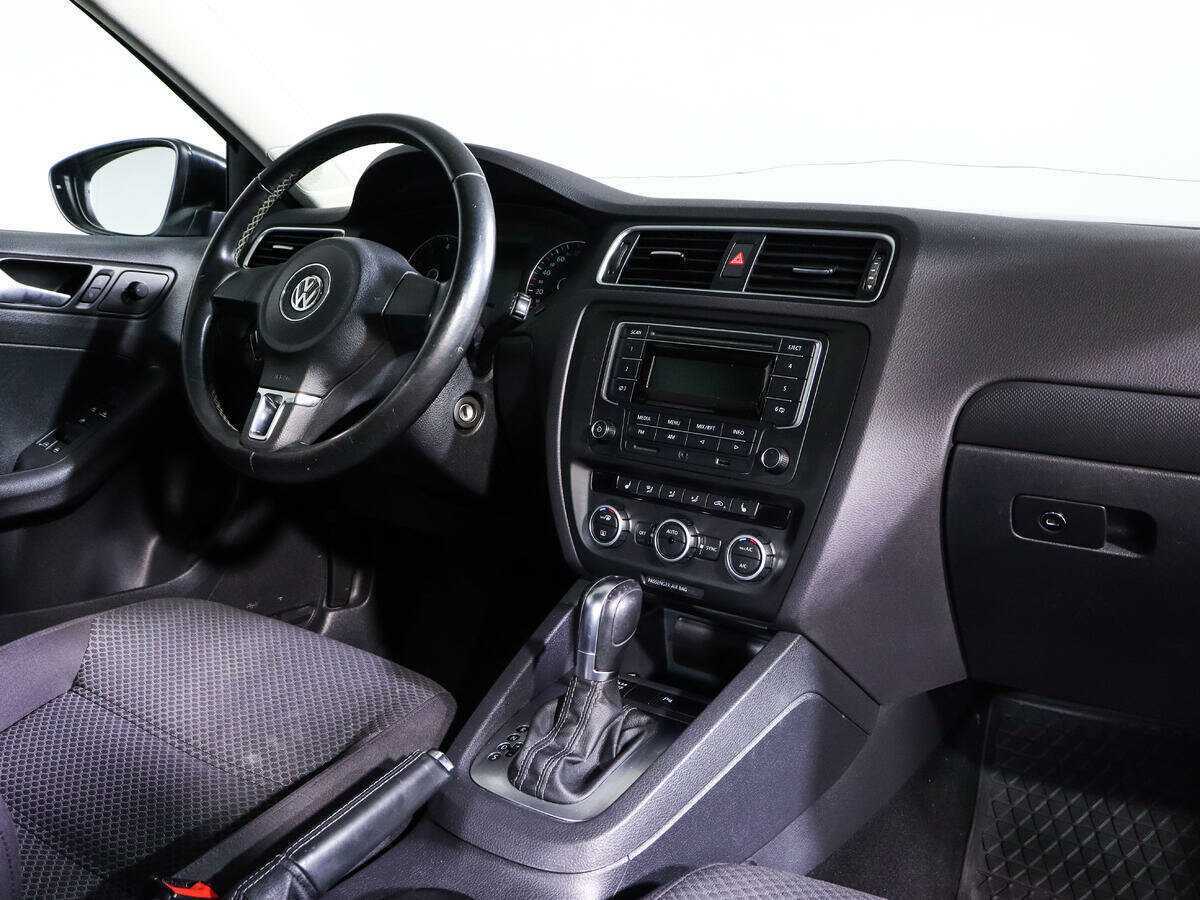 Volkswagen Jetta с пробегом — 2014 год. Фото: #8