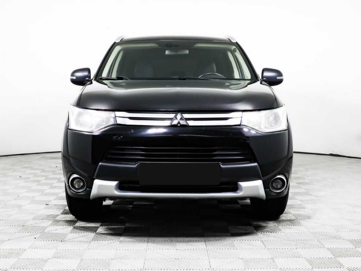 Mitsubishi Outlander с пробегом — 2014 год. Фото: #1
