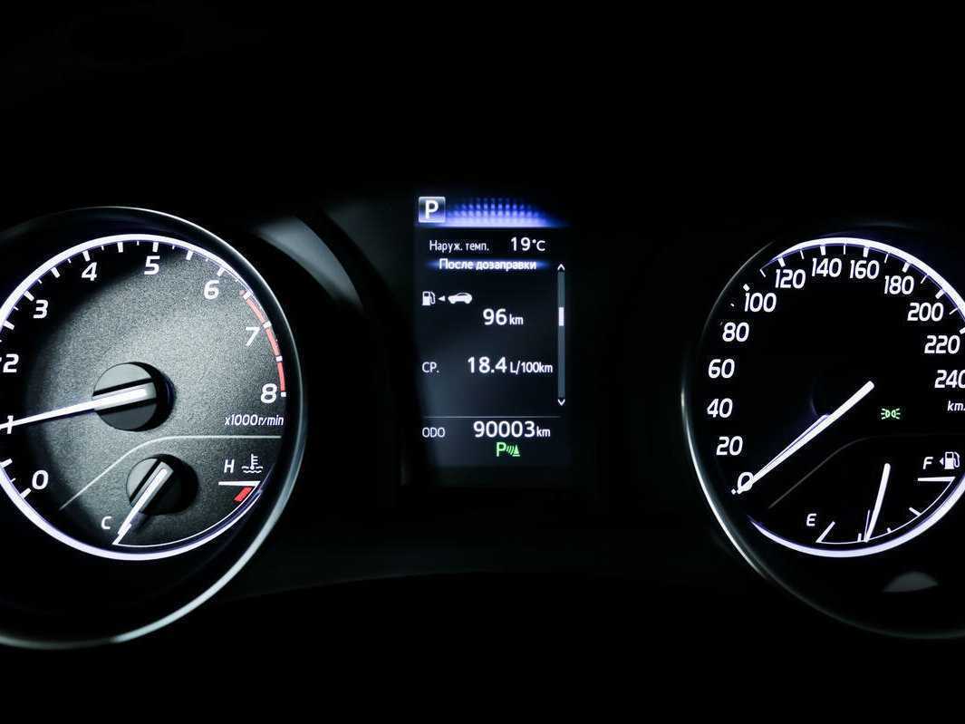 Toyota Camry с пробегом — 2018 год. Фото: #9