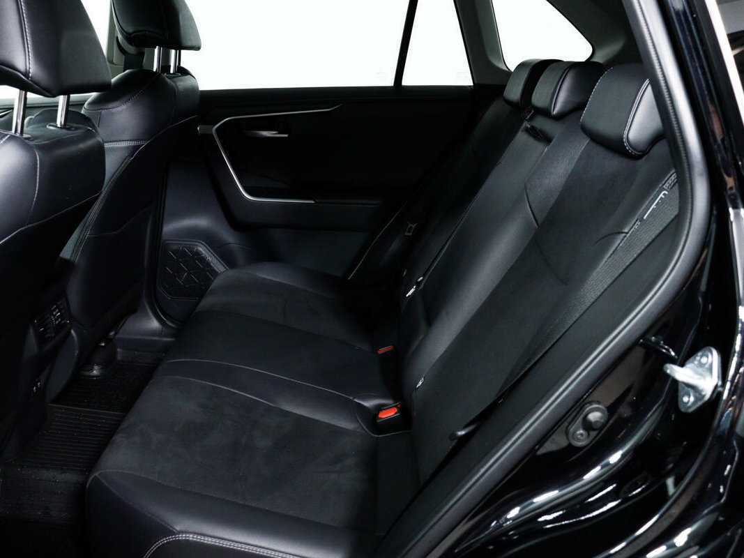 Toyota RAV4 с пробегом — 2020 год. Фото: #11