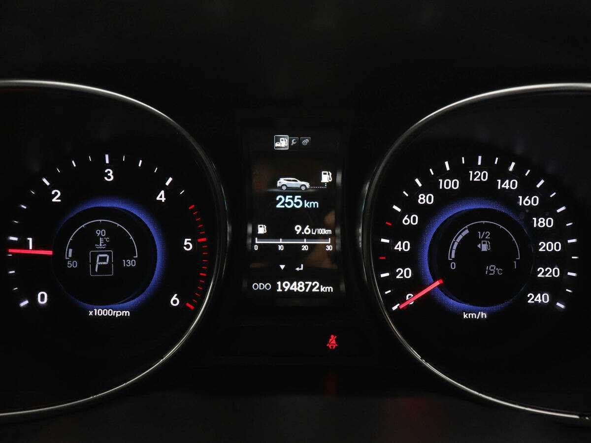 Hyundai Santa Fe с пробегом — 2013 год. Фото: #10