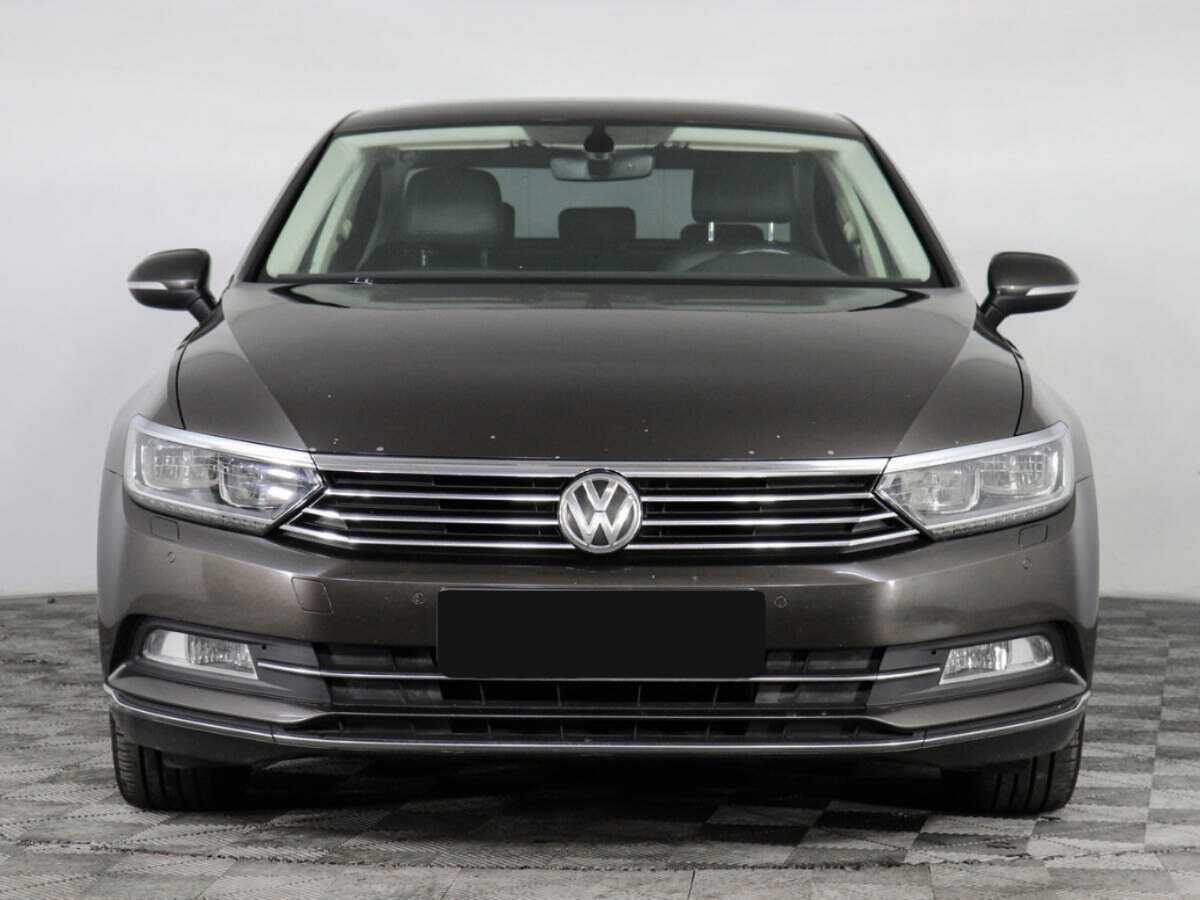 Volkswagen Passat с пробегом — 2015 год. Фото: #1