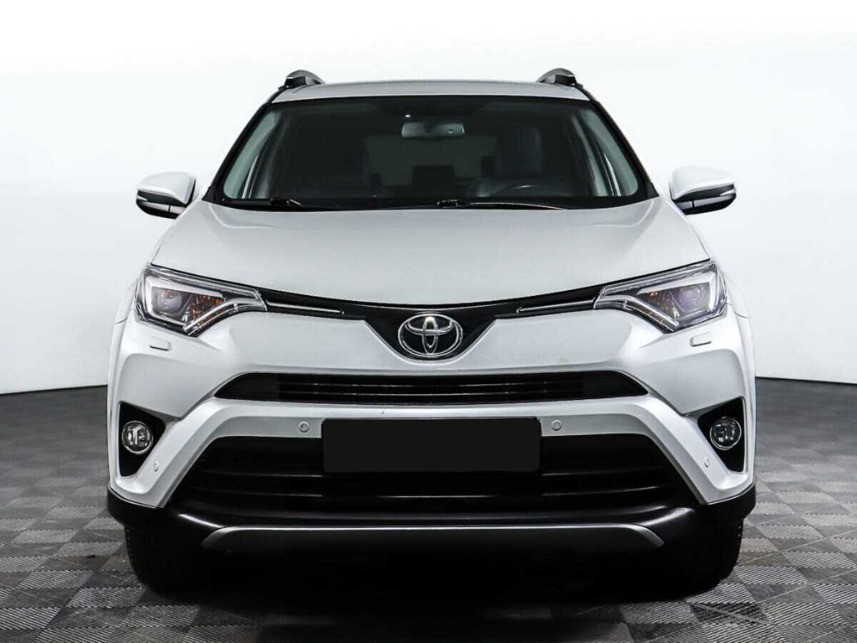 Toyota RAV4 с пробегом — 2018 год. Фото: #1