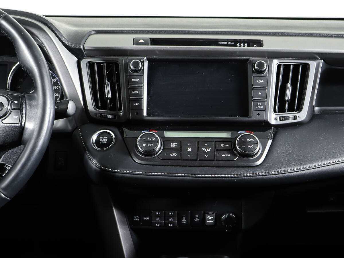 Toyota RAV4 с пробегом — 2018 год. Фото: #11