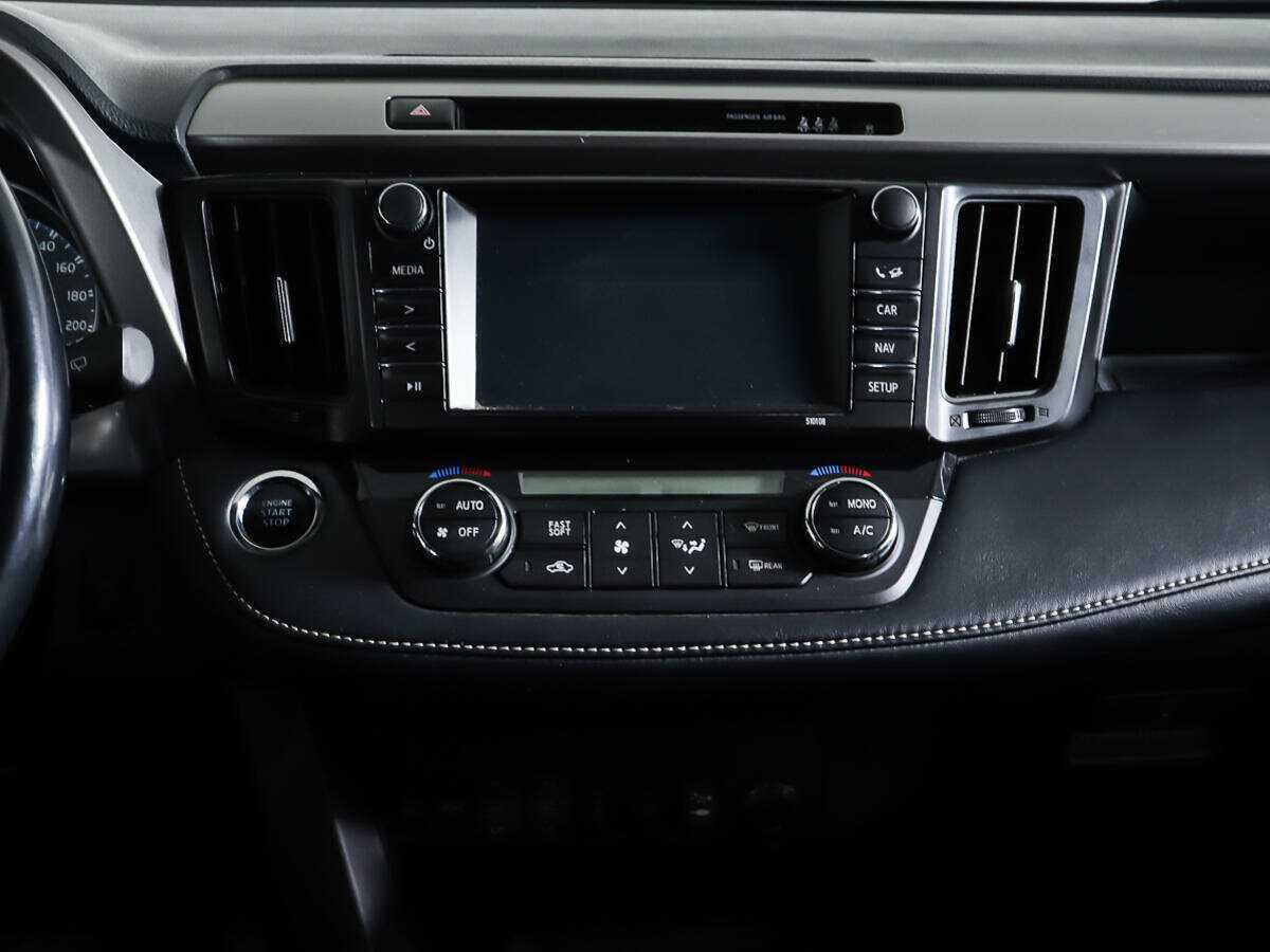 Toyota RAV4 с пробегом — 2019 год. Фото: #13