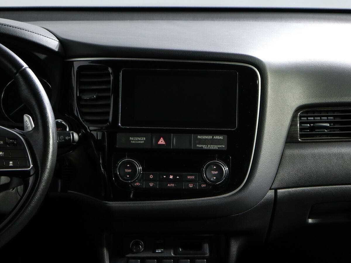 Mitsubishi Outlander с пробегом — 2018 год. Фото: #10