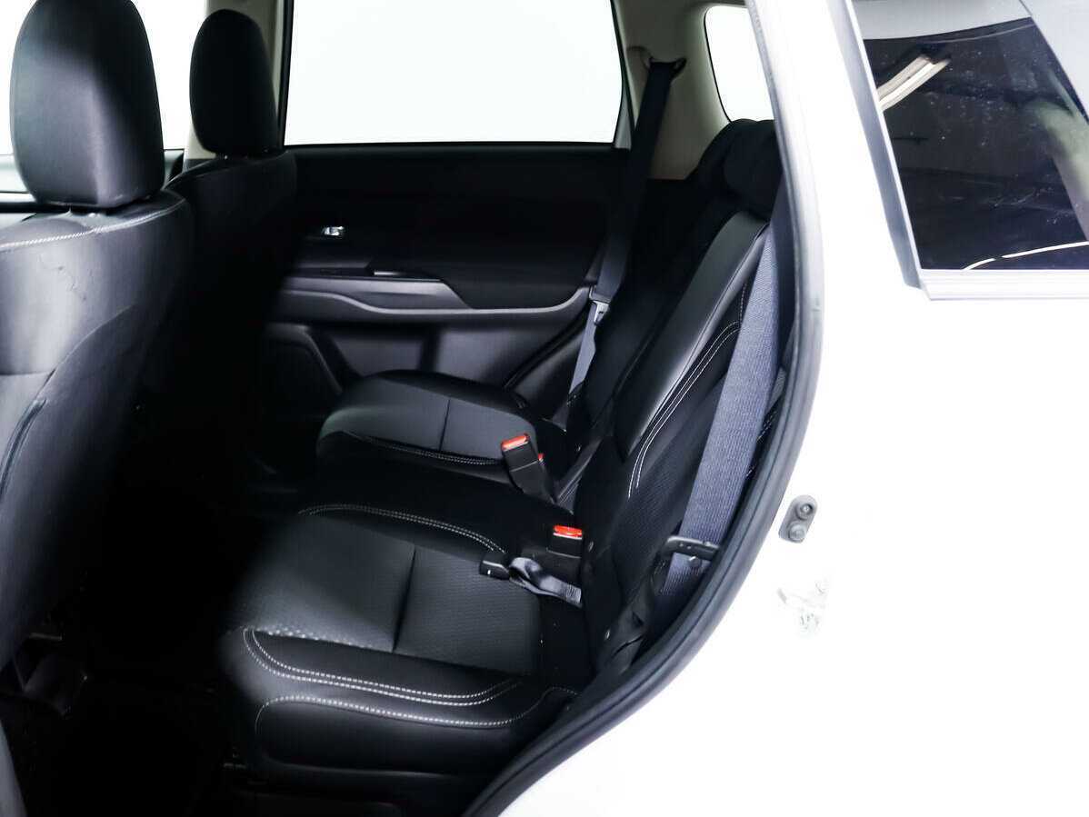 Mitsubishi Outlander с пробегом — 2020 год. Фото: #9