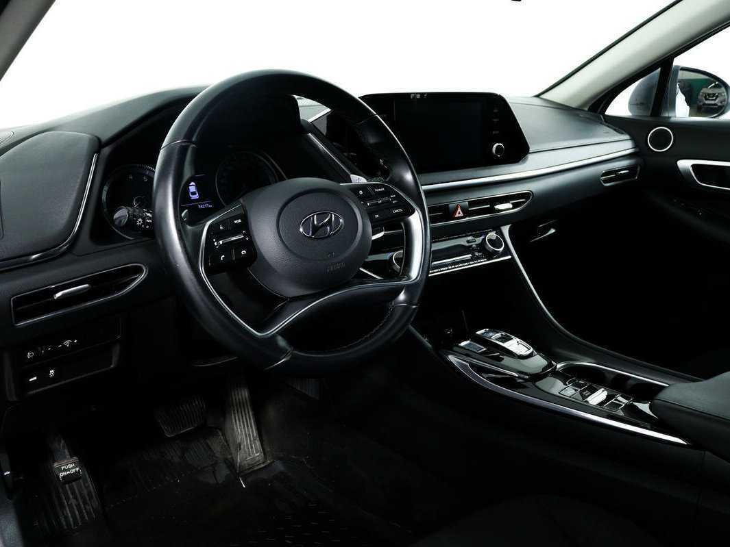 Hyundai Sonata с пробегом — 2020 год. Фото: #12