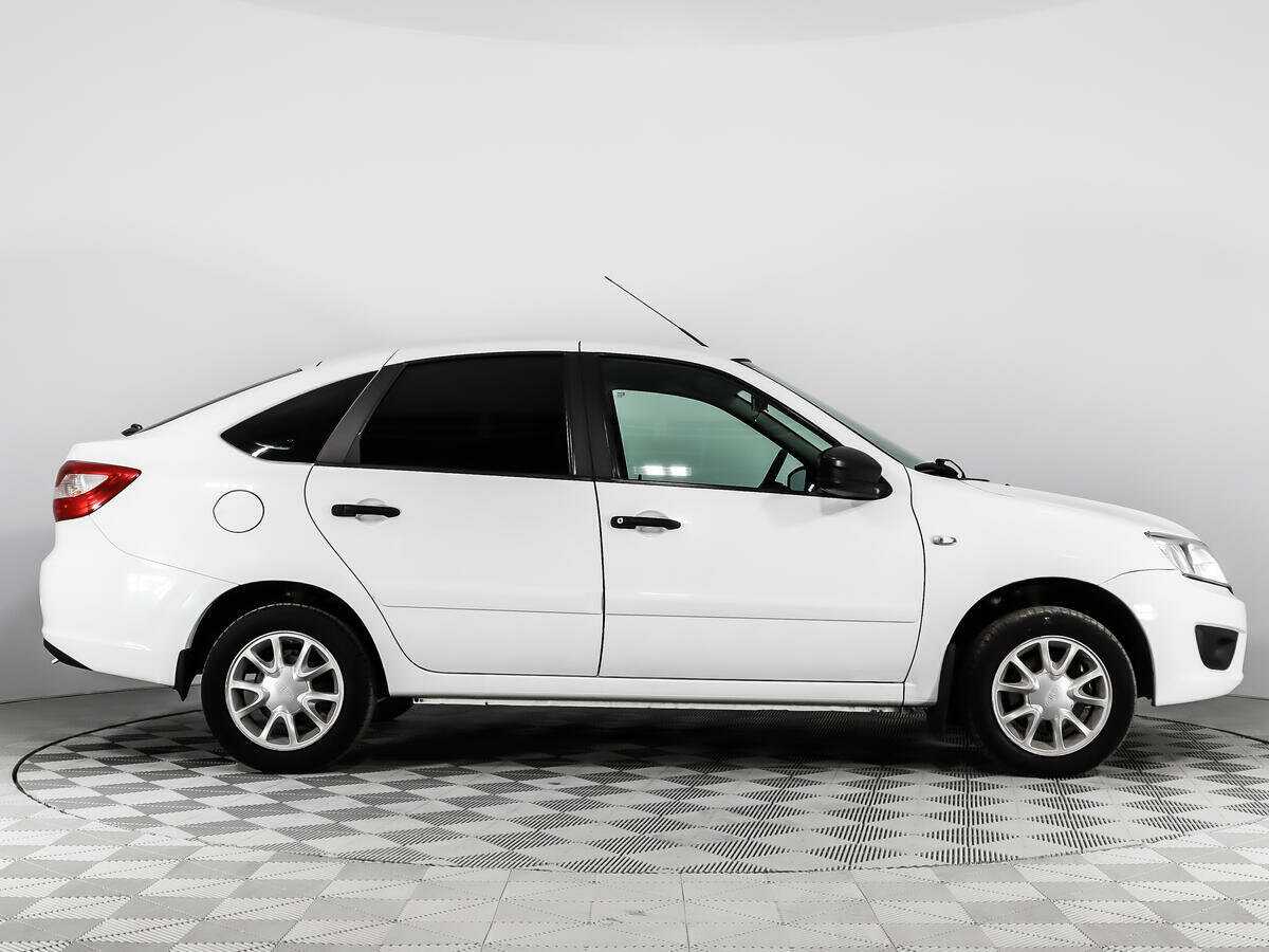 Lada (ВАЗ) Granta с пробегом — 2017 год. Фото: #3