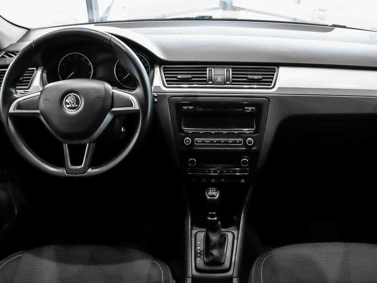 Skoda Rapid с пробегом — 2014 год. Фото: #10