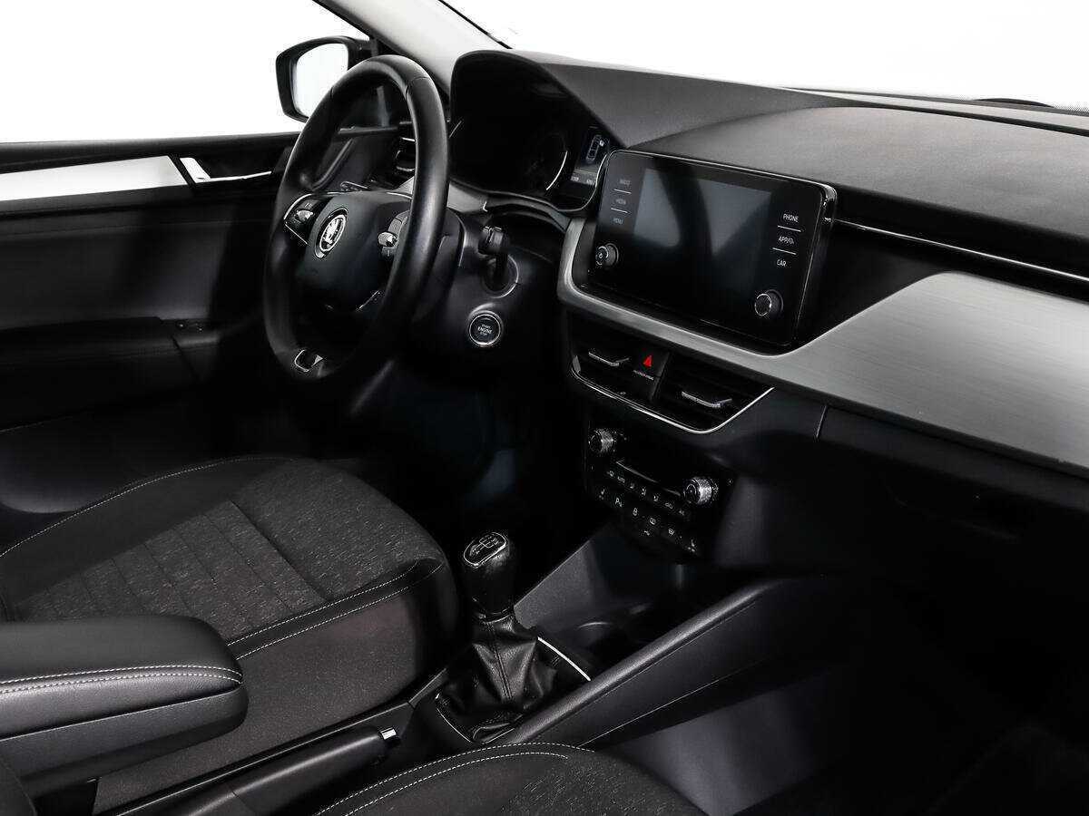 Skoda Rapid с пробегом — 2021 год. Фото: #11
