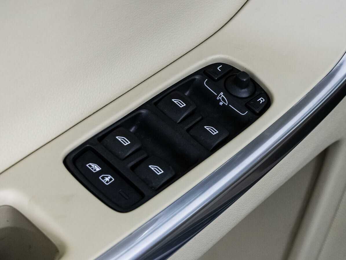 Volvo XC60 с пробегом — 2016 год. Фото: #11