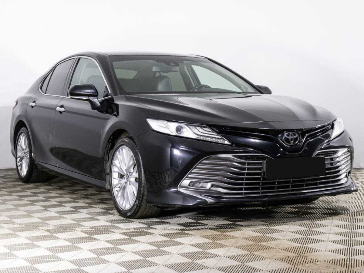 Toyota Camry с пробегом — 2018 год. Фото: #2