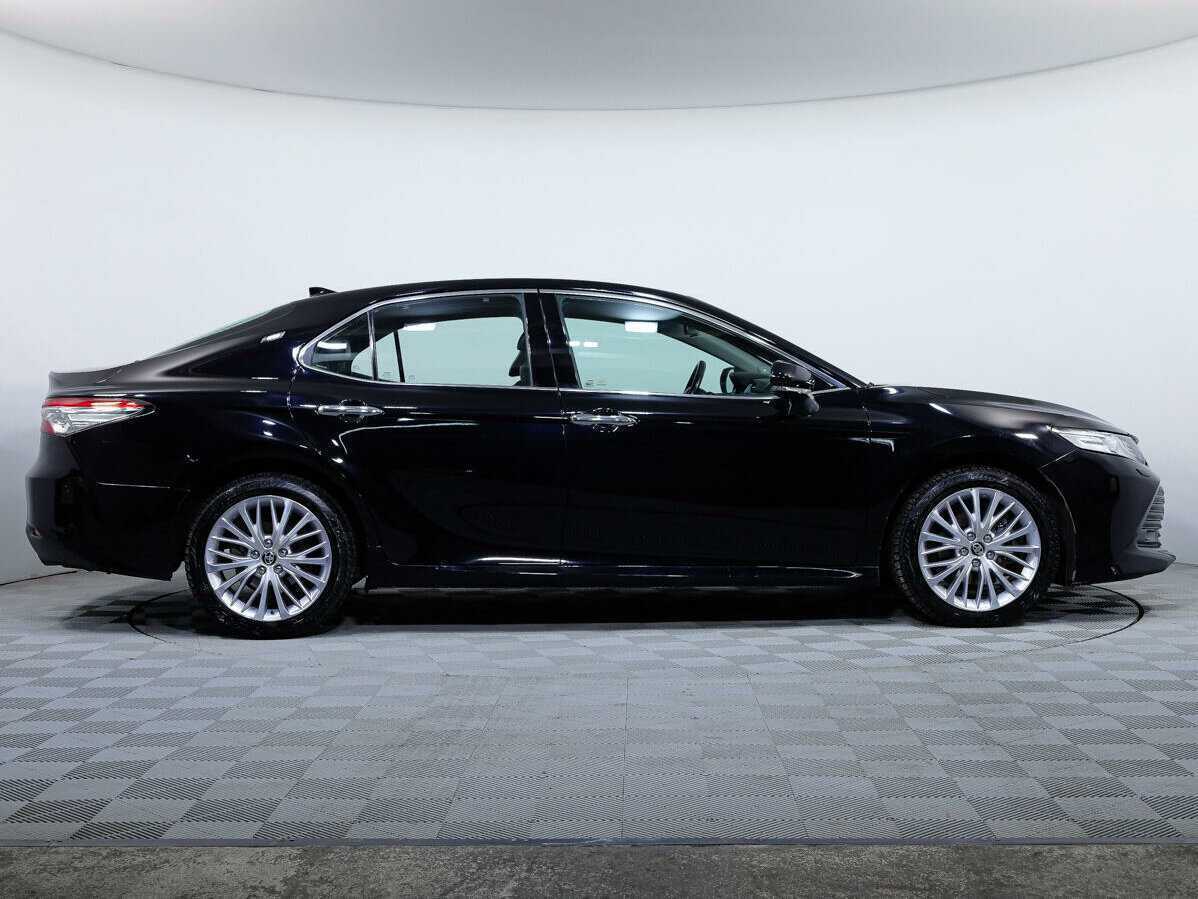 Toyota Camry с пробегом — 2019 год. Фото: #3