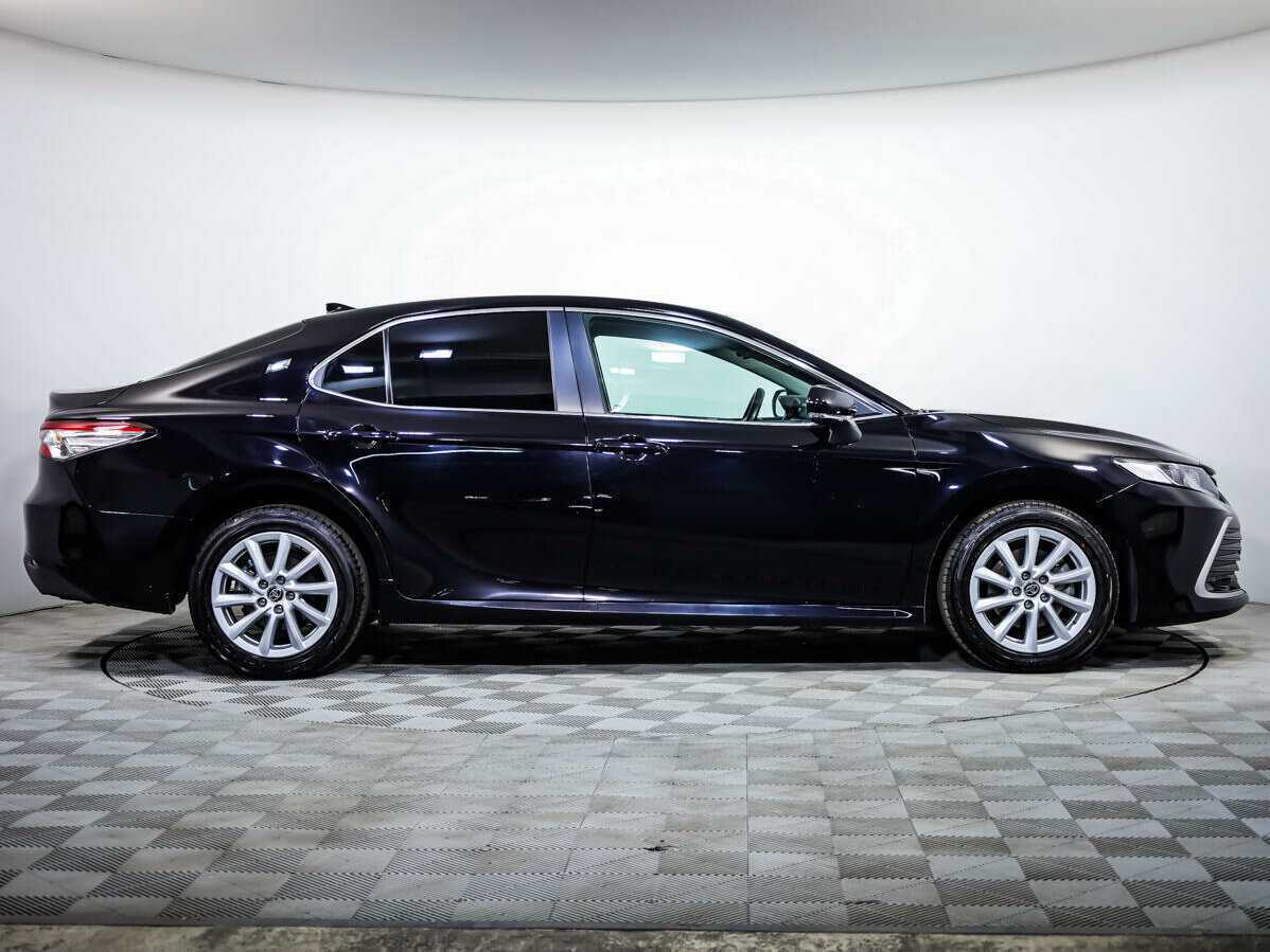Toyota Camry с пробегом — 2022 год. Фото: #2