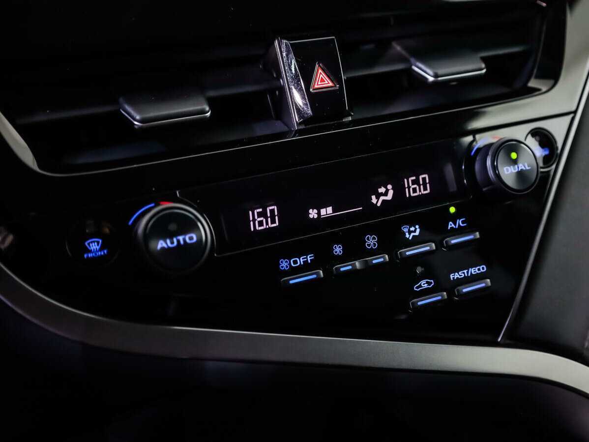 Toyota Camry с пробегом — 2022 год. Фото: #13