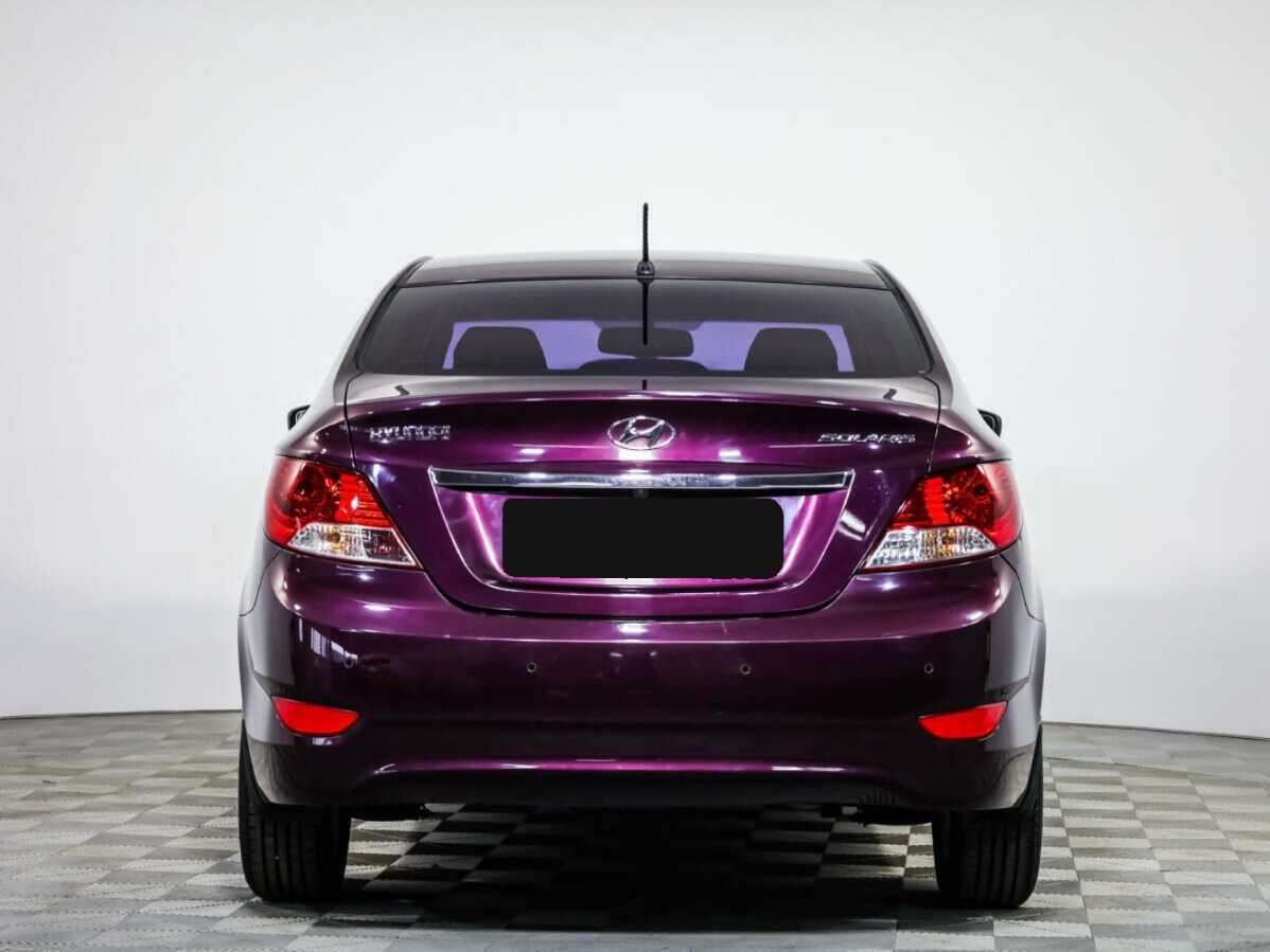 Hyundai Solaris с пробегом — 2012 год. Фото: #4