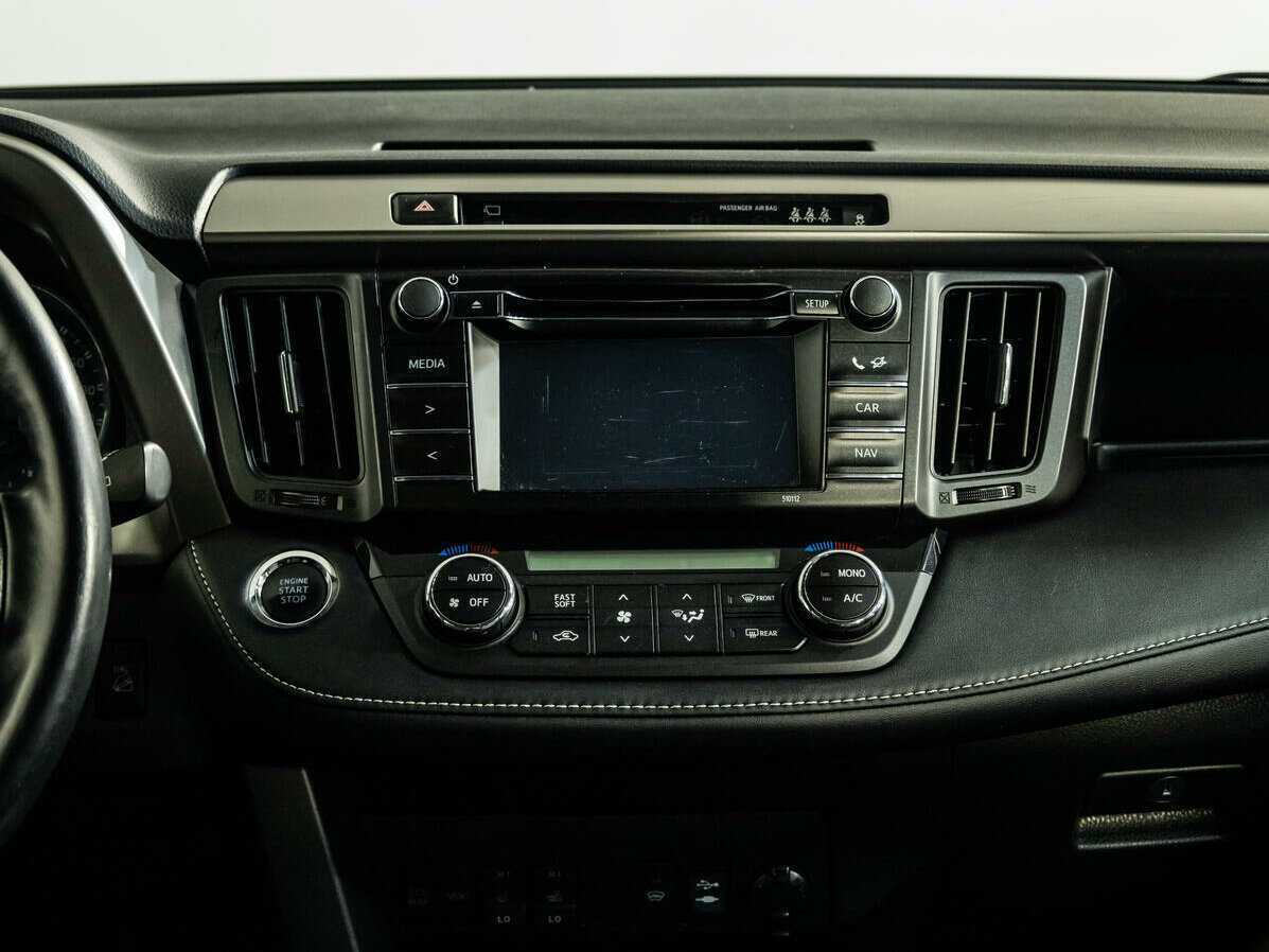 Toyota RAV4 с пробегом — 2015 год. Фото: #13