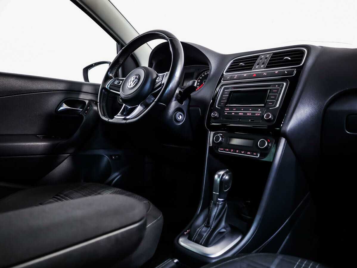 Volkswagen Polo с пробегом — 2017 год. Фото: #7