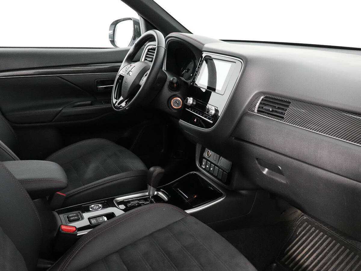 Mitsubishi Outlander с пробегом — 2021 год. Фото: #8