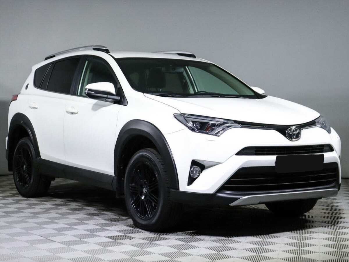 Toyota RAV4 с пробегом — 2018 год. Фото: #2