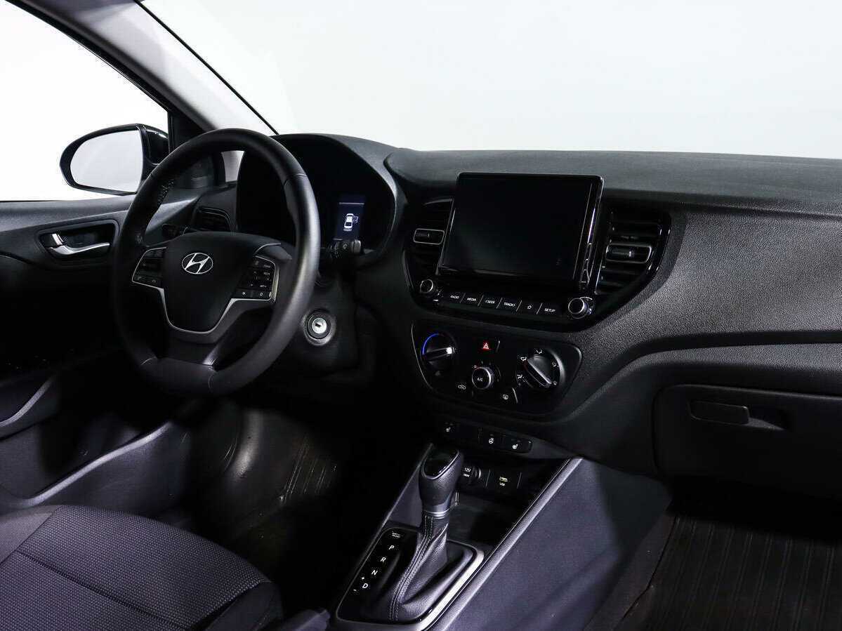Hyundai Solaris с пробегом — 2021 год. Фото: #6