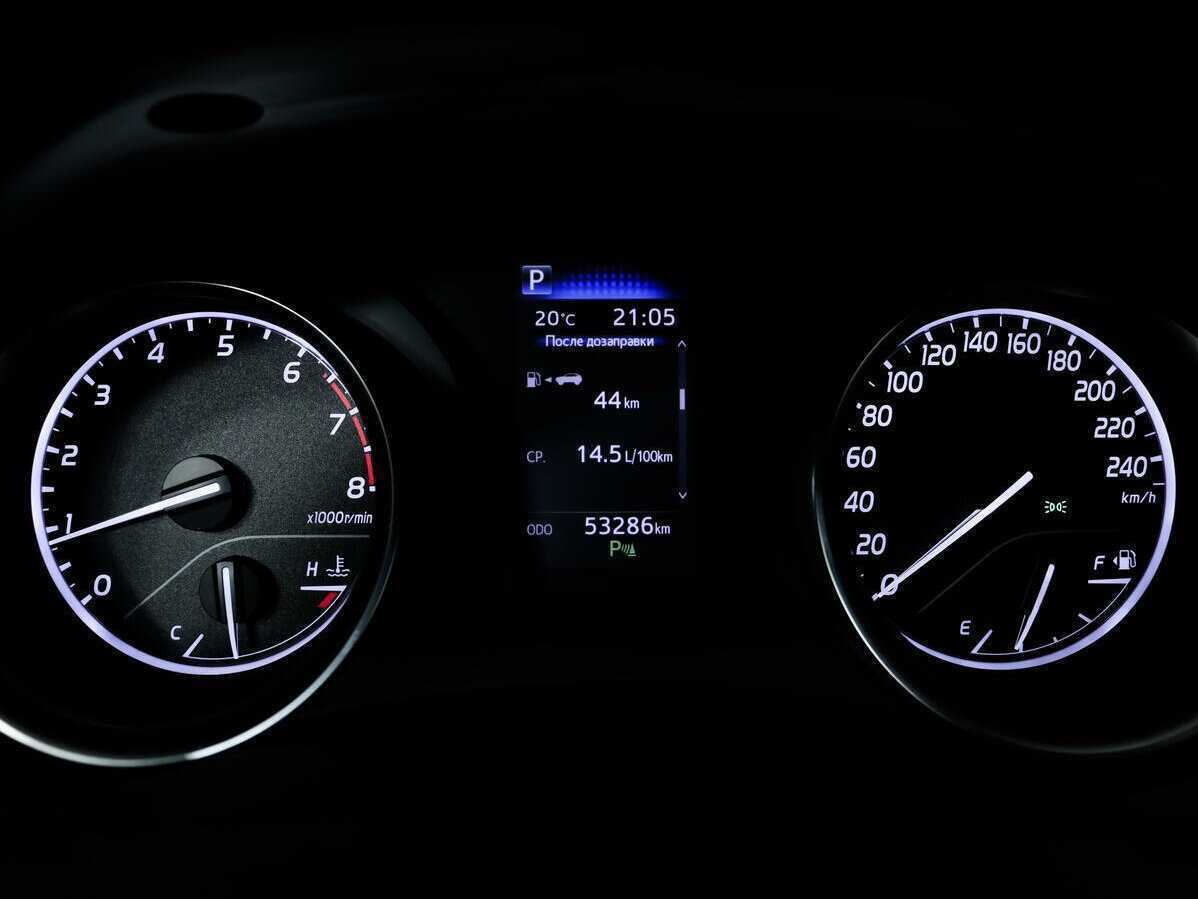 Toyota Camry с пробегом — 2020 год. Фото: #7