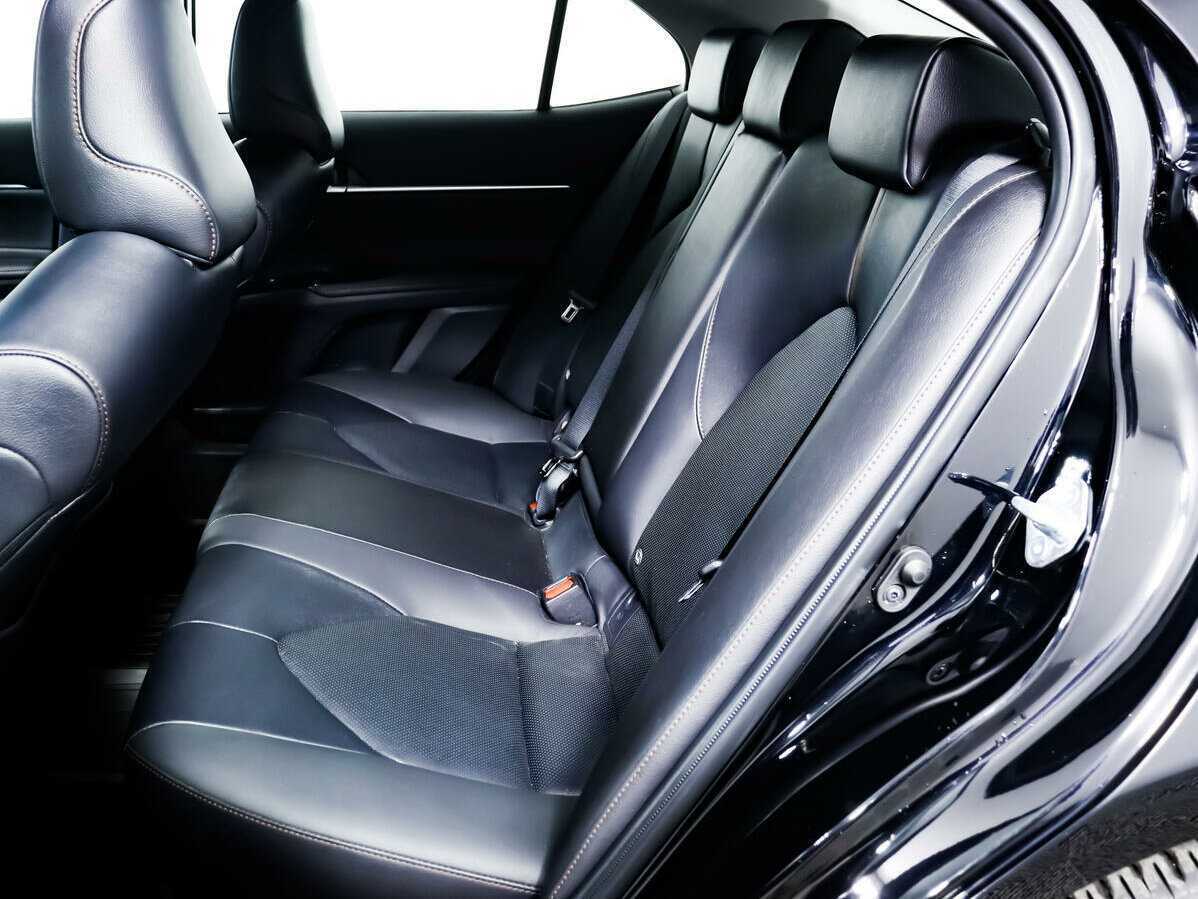 Toyota Camry с пробегом — 2020 год. Фото: #9