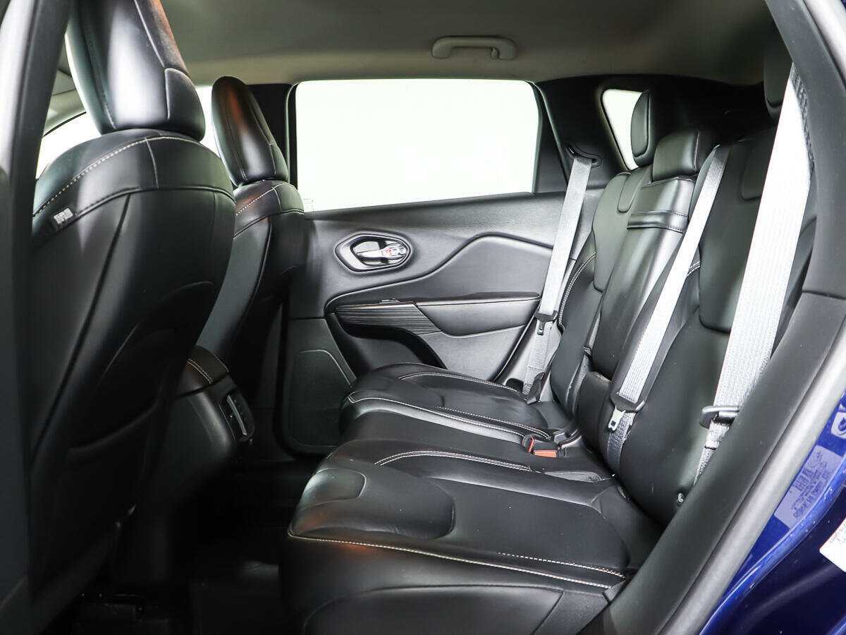 Jeep Cherokee с пробегом — 2014 год. Фото: #11