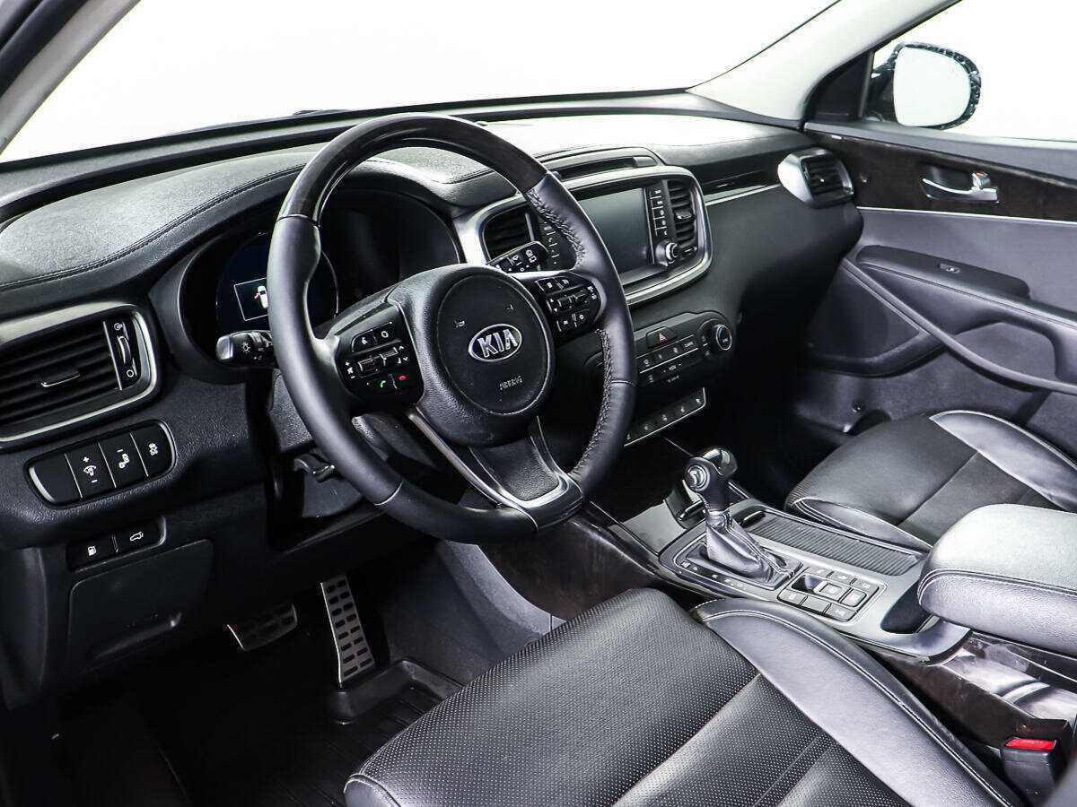 Kia Sorento с пробегом — 2017 год. Фото: #13