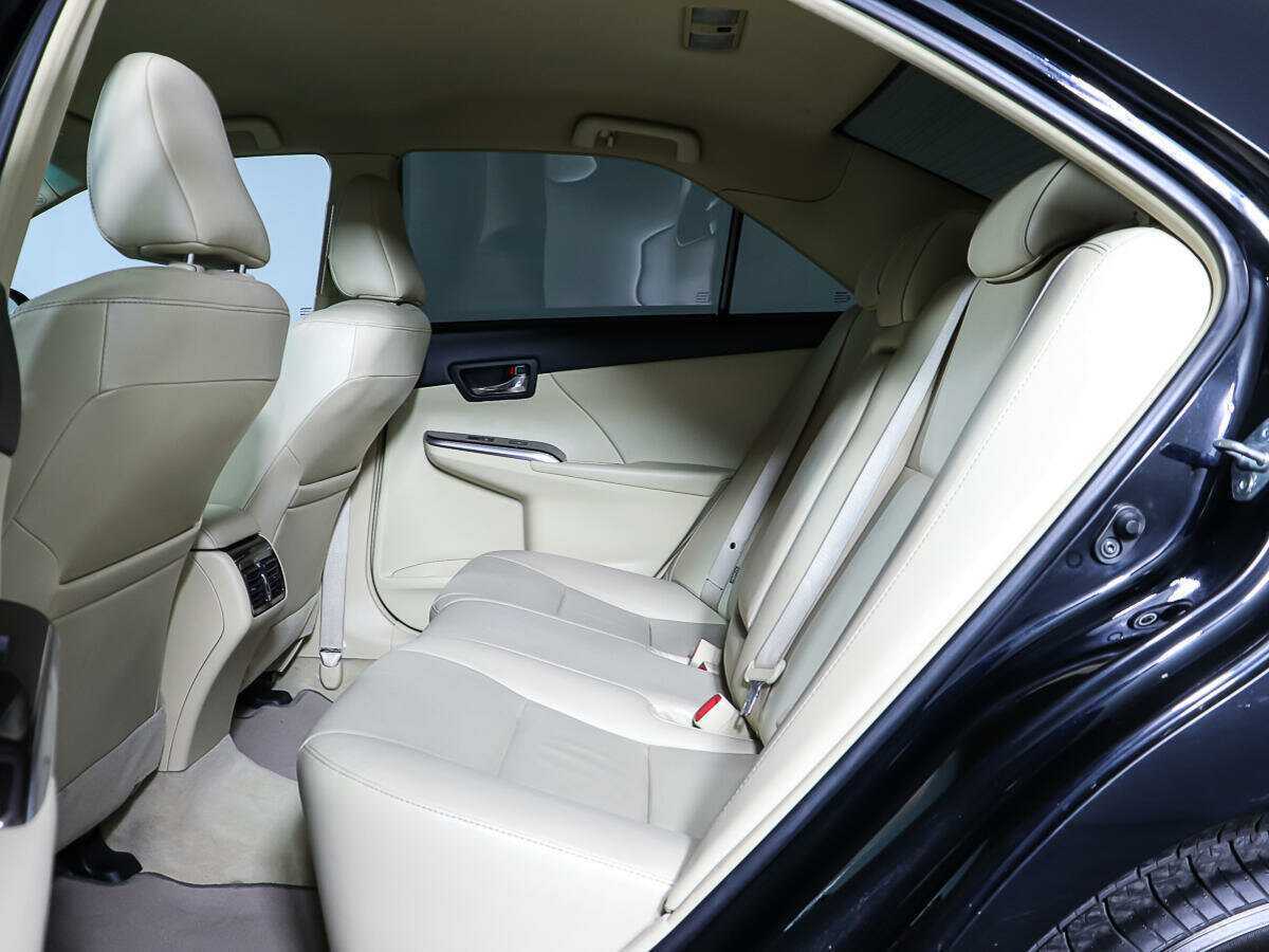 Toyota Camry с пробегом — 2015 год. Фото: #8