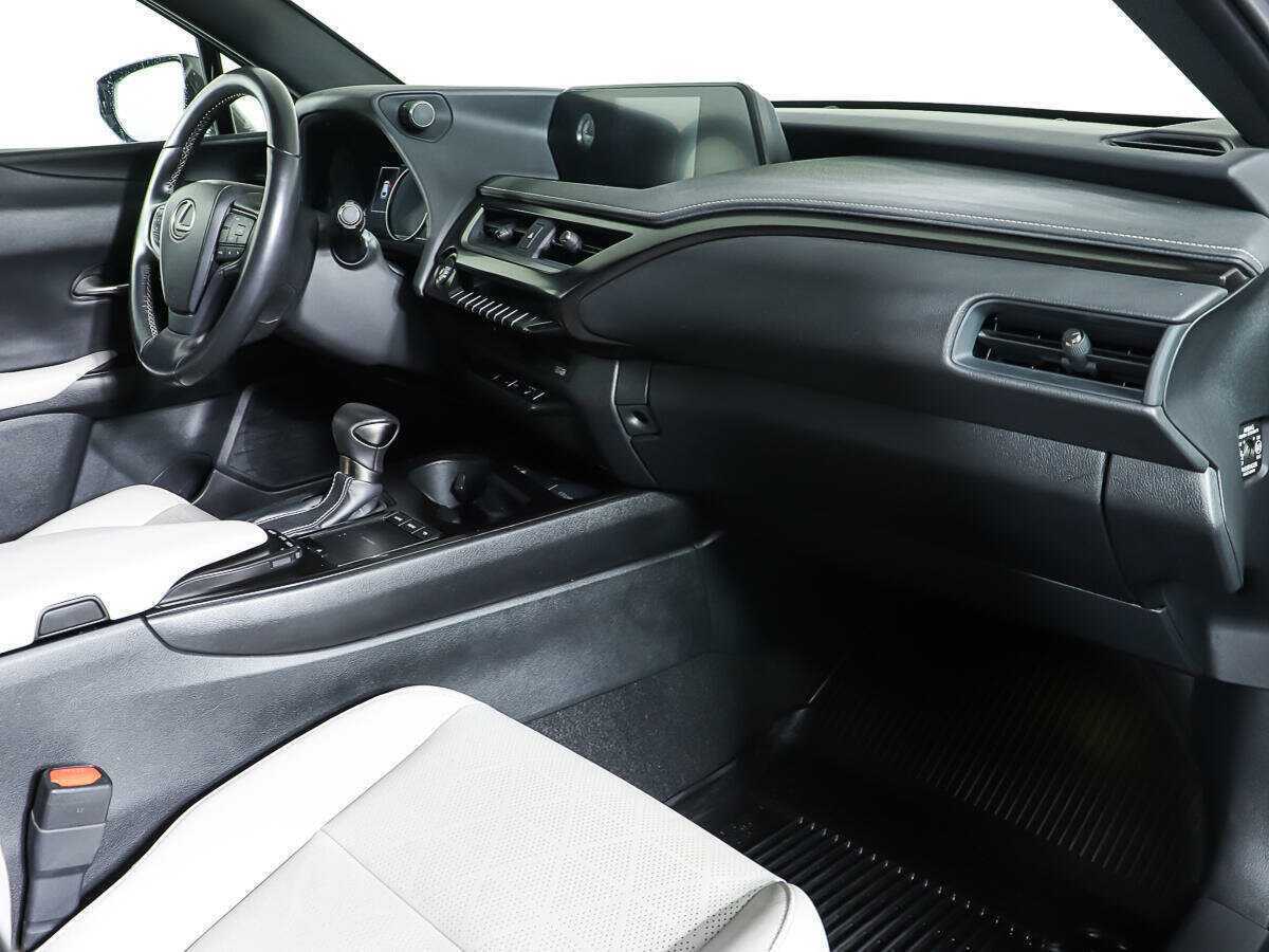 Lexus UX с пробегом — 2019 год. Фото: #7