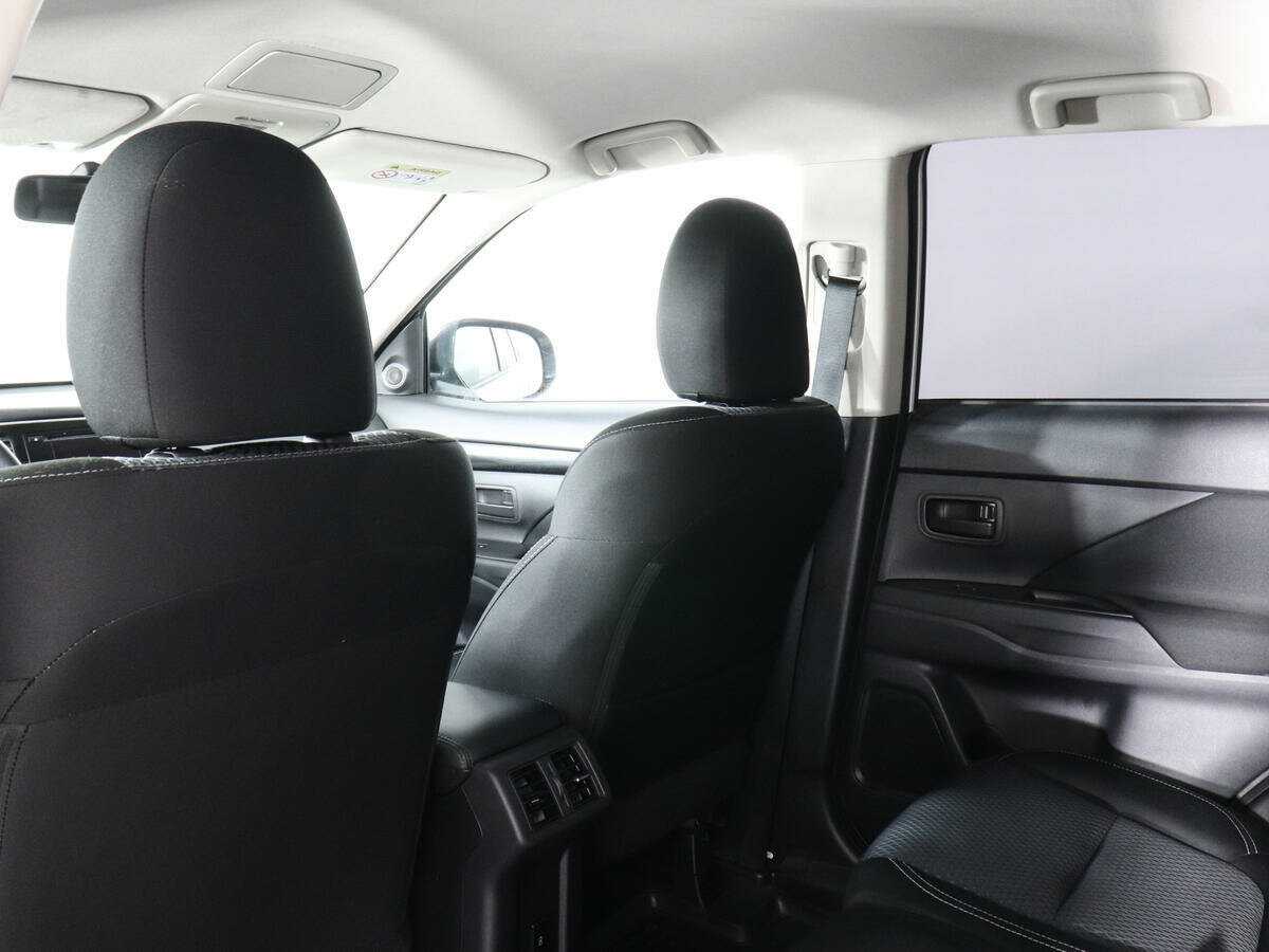 Mitsubishi Outlander с пробегом — 2022 год. Фото: #9