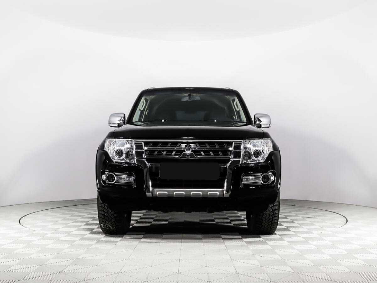 Mitsubishi Pajero с пробегом — 2015 год. Фото: #1