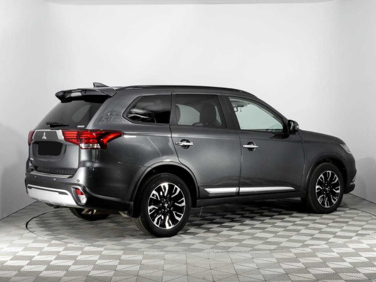 Mitsubishi Outlander с пробегом — 2022 год. Фото: #4