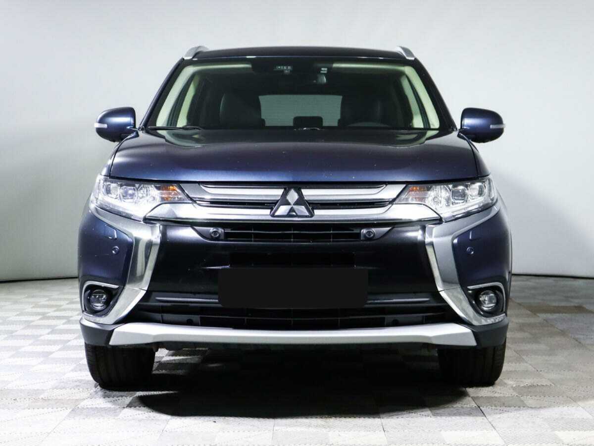 Mitsubishi Outlander с пробегом — 2017 год. Фото: #1