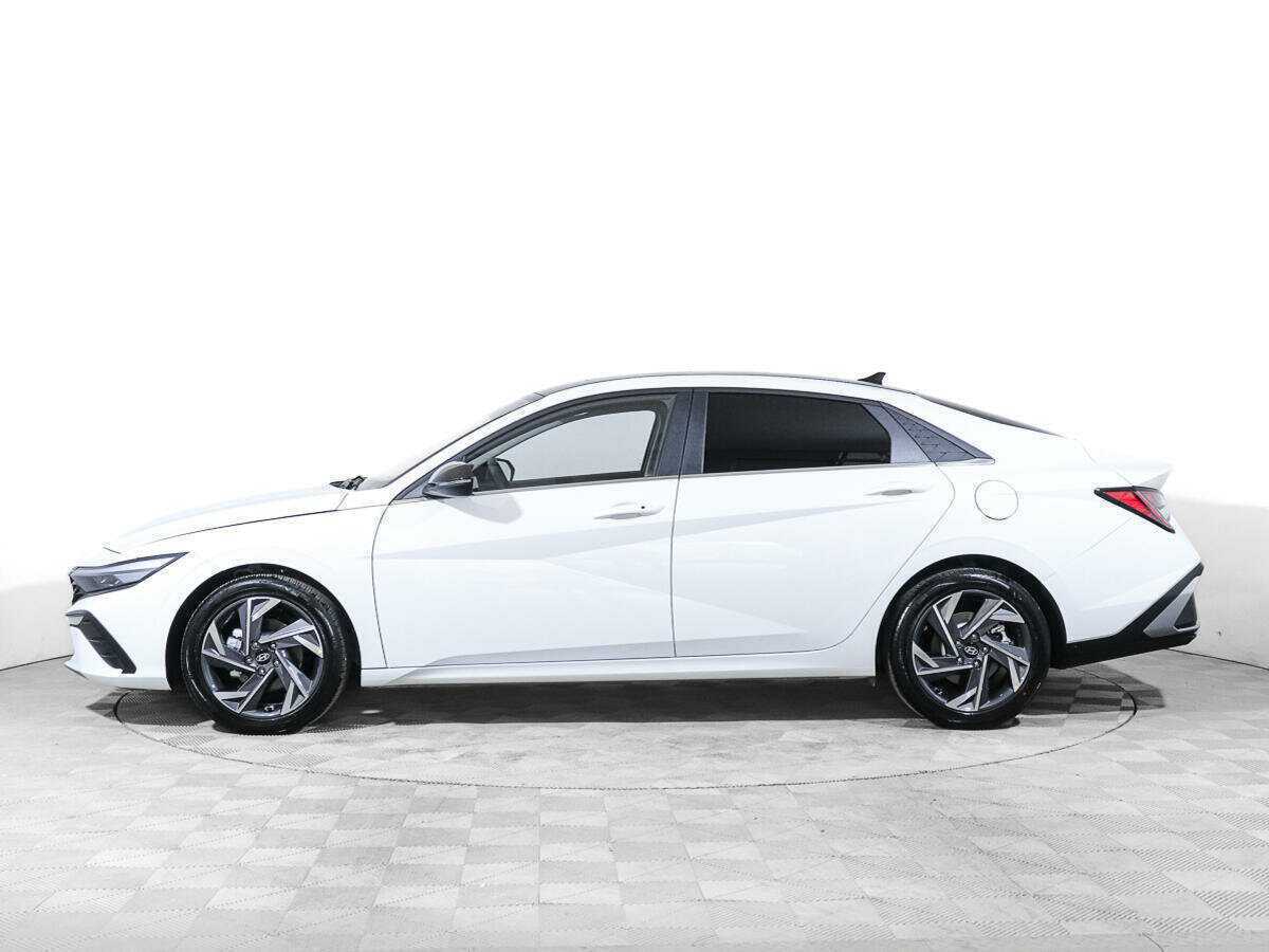 Hyundai Elantra с пробегом — 2024 год. Фото: #6