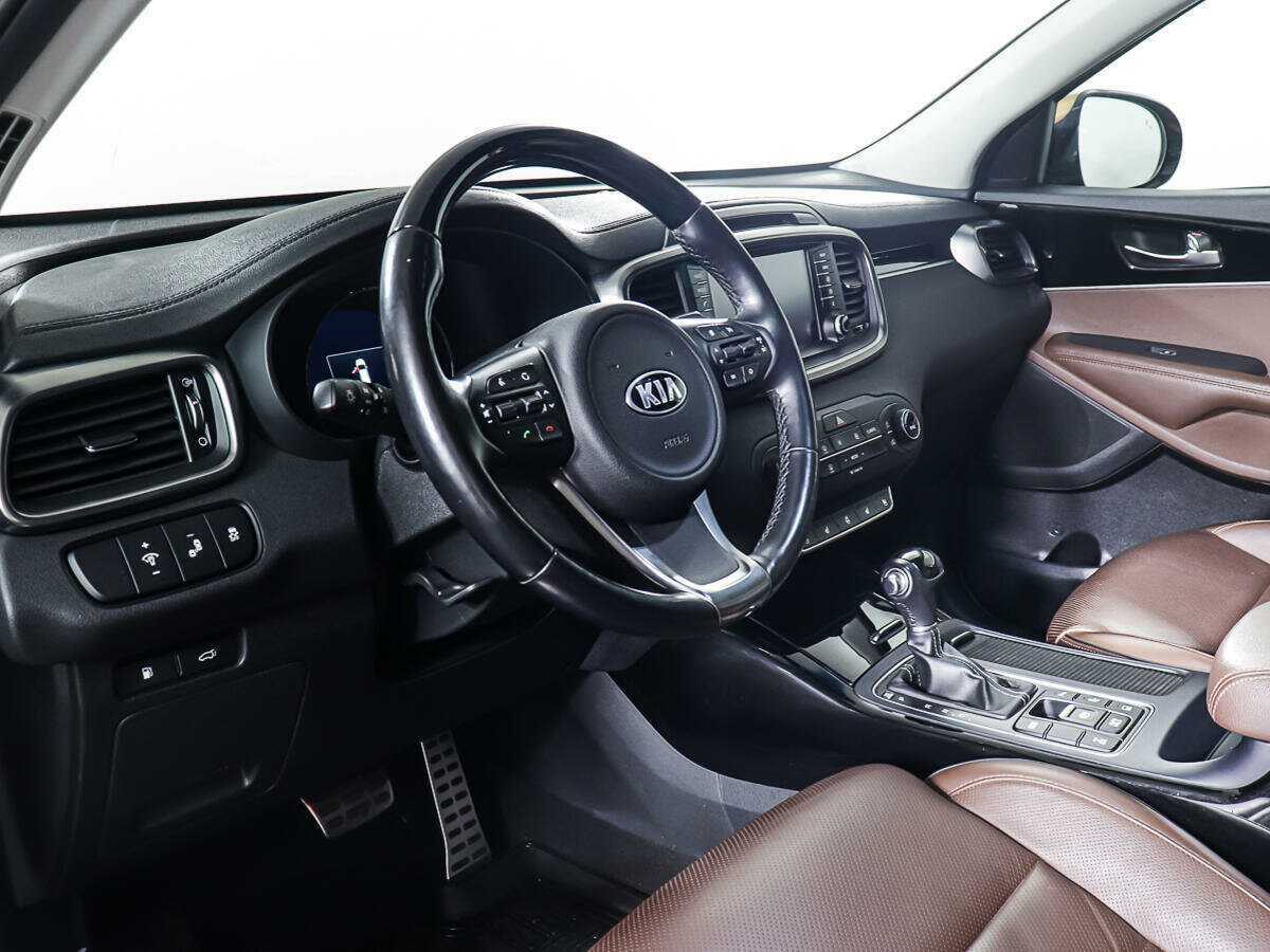 Kia Sorento с пробегом — 2017 год. Фото: #12